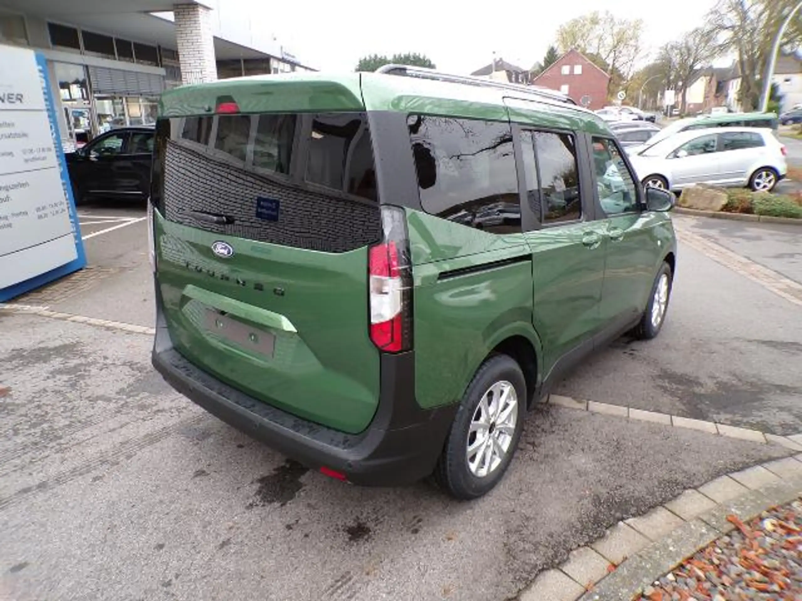 Ford - Tourneo Courier