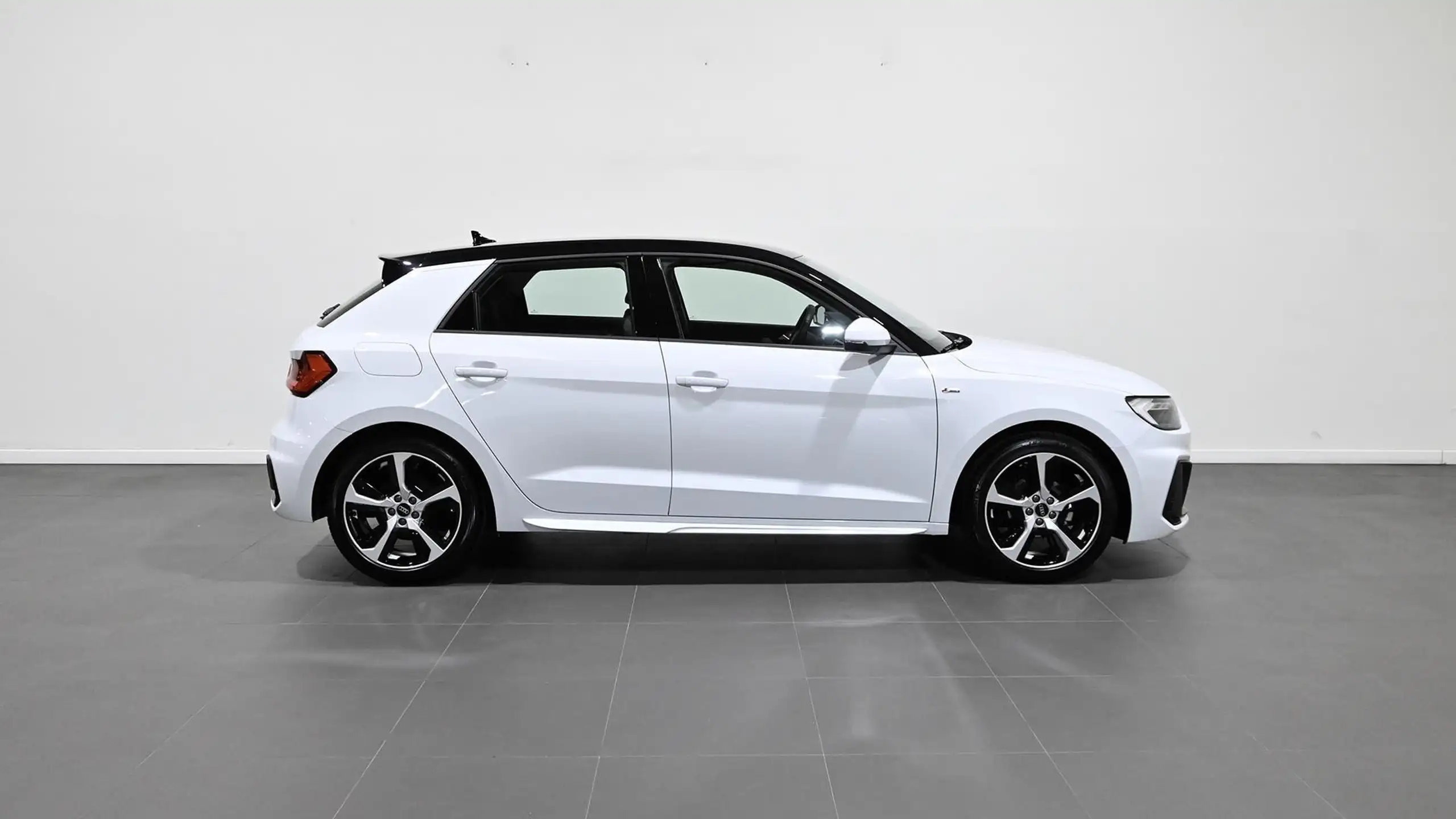 Audi - A1