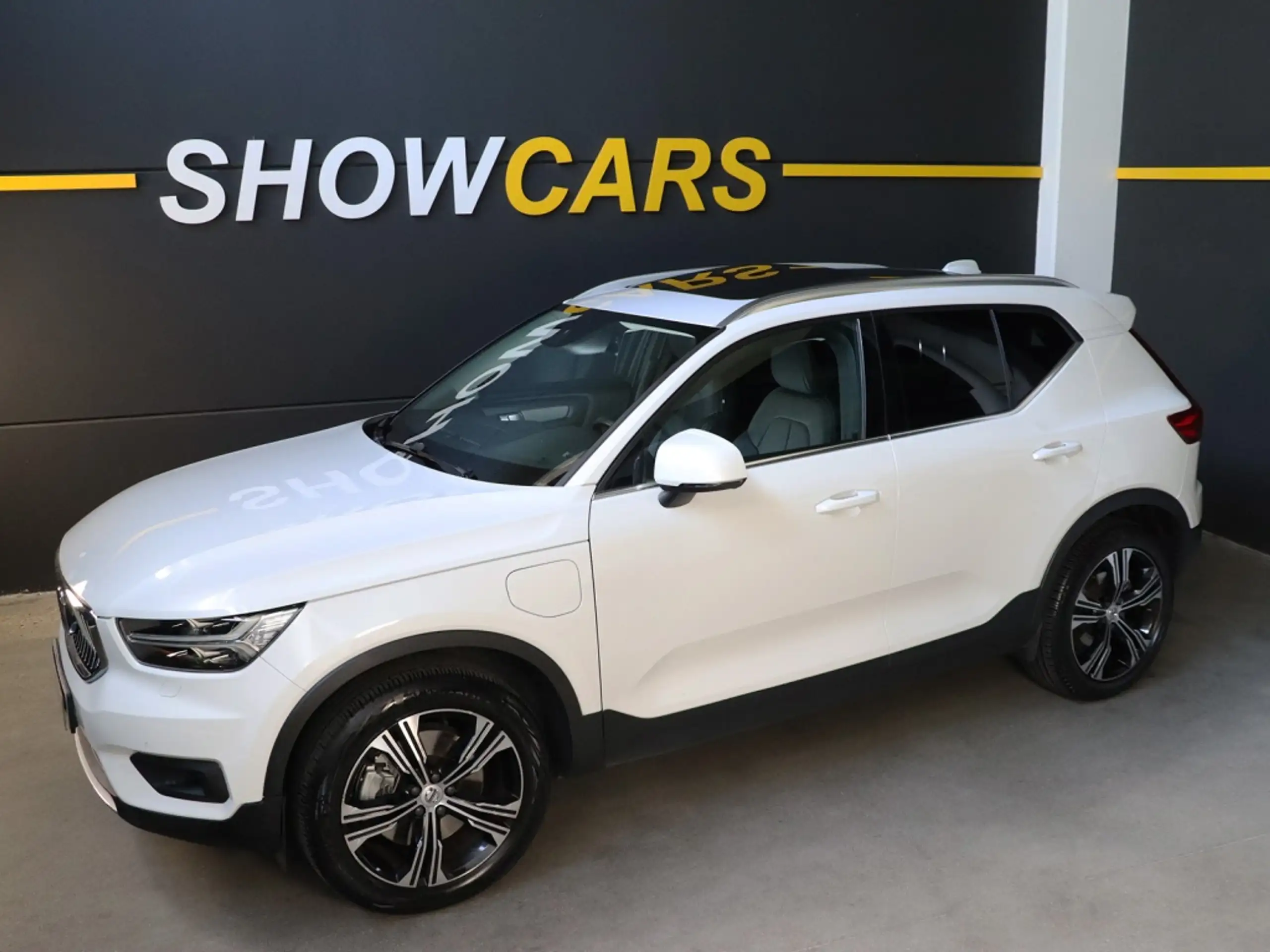 Volvo - XC40