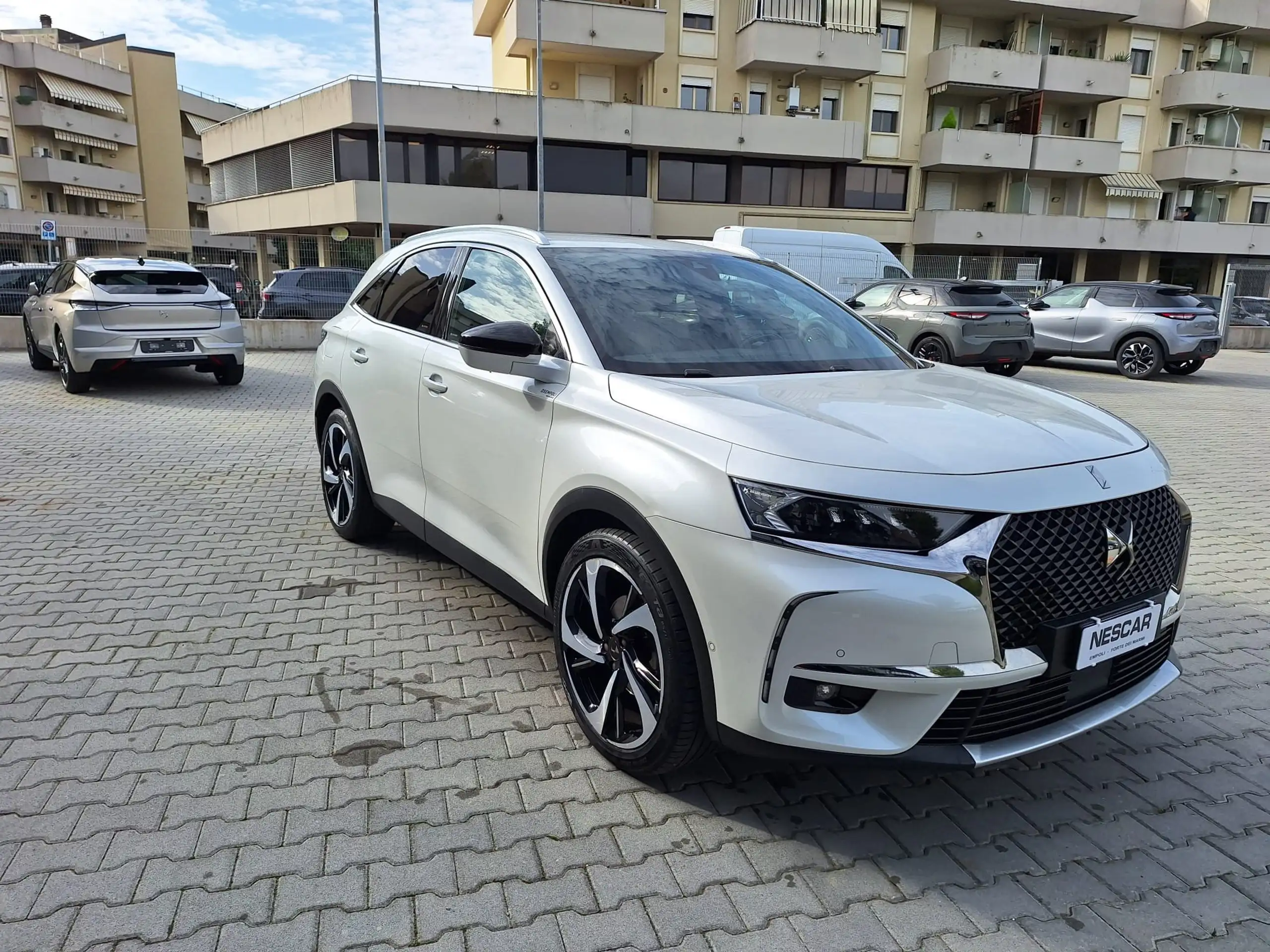 DS Automobiles - DS 7 Crossback