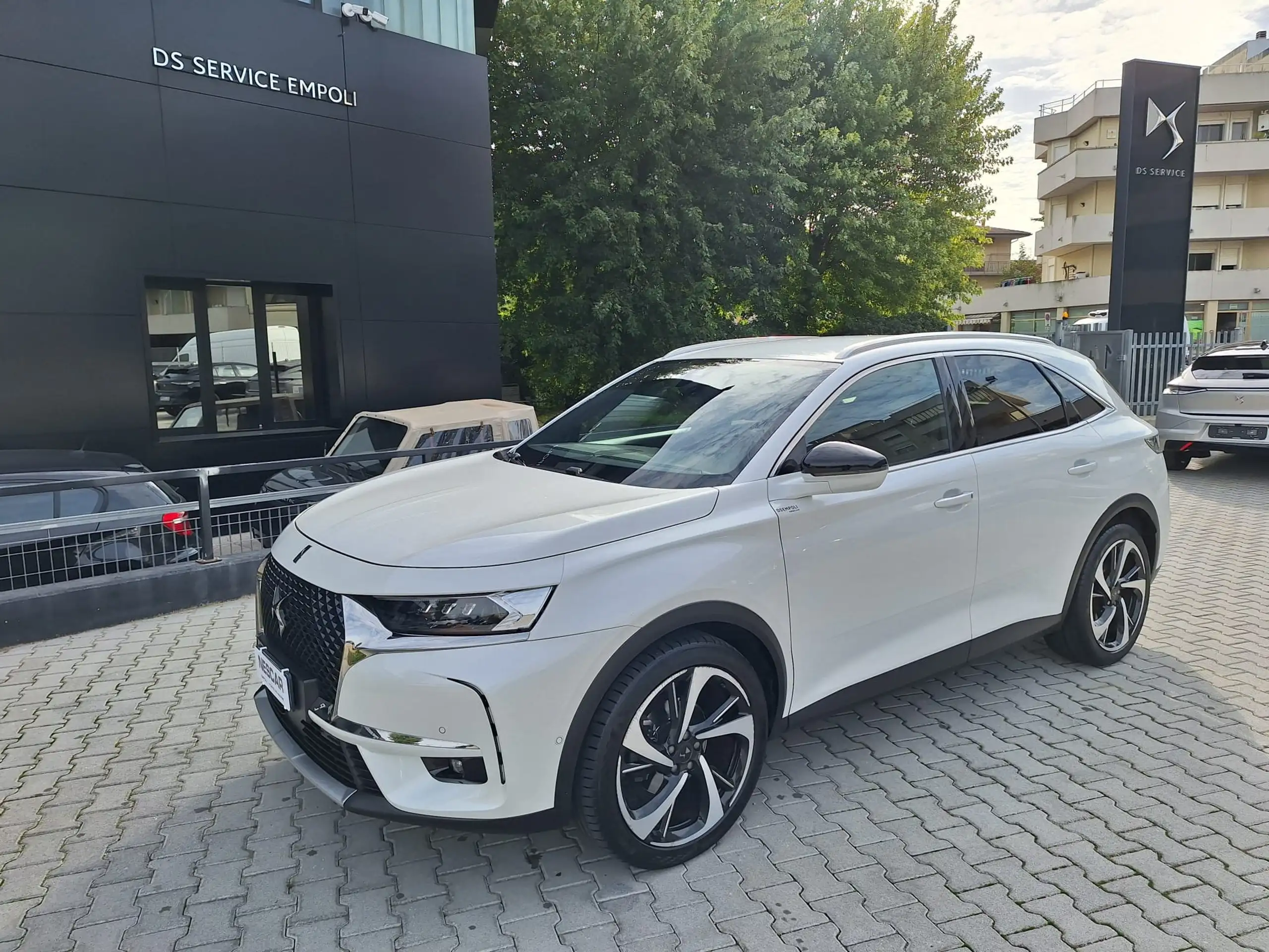 DS Automobiles - DS 7 Crossback