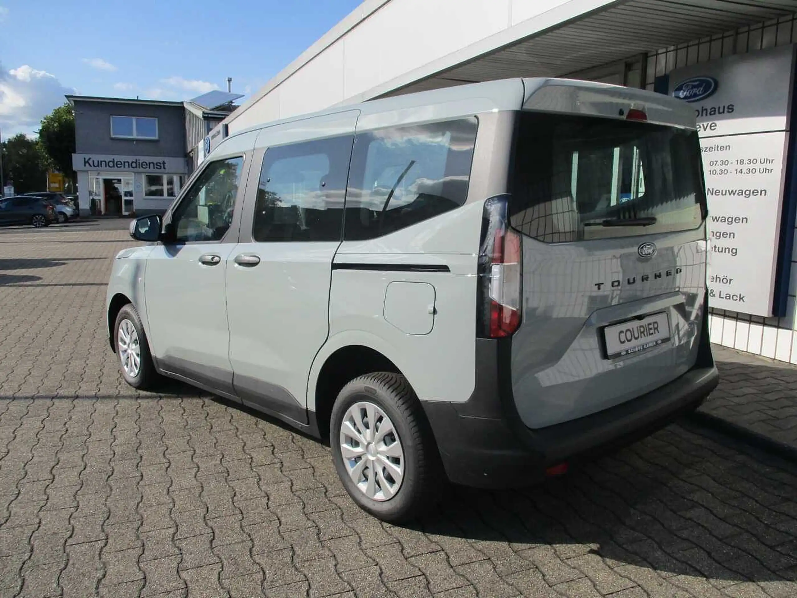 Ford - Tourneo Courier