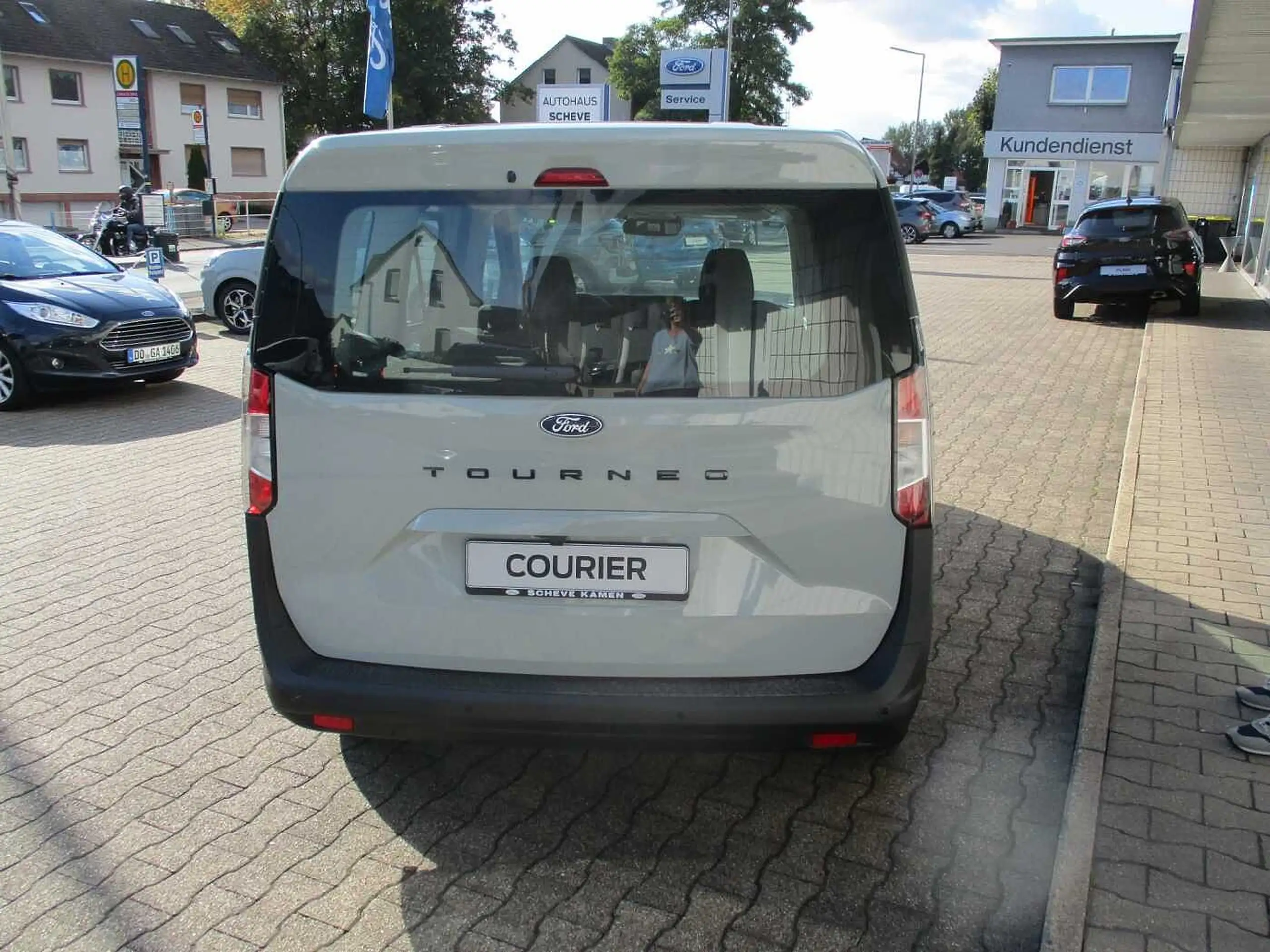 Ford - Tourneo Courier