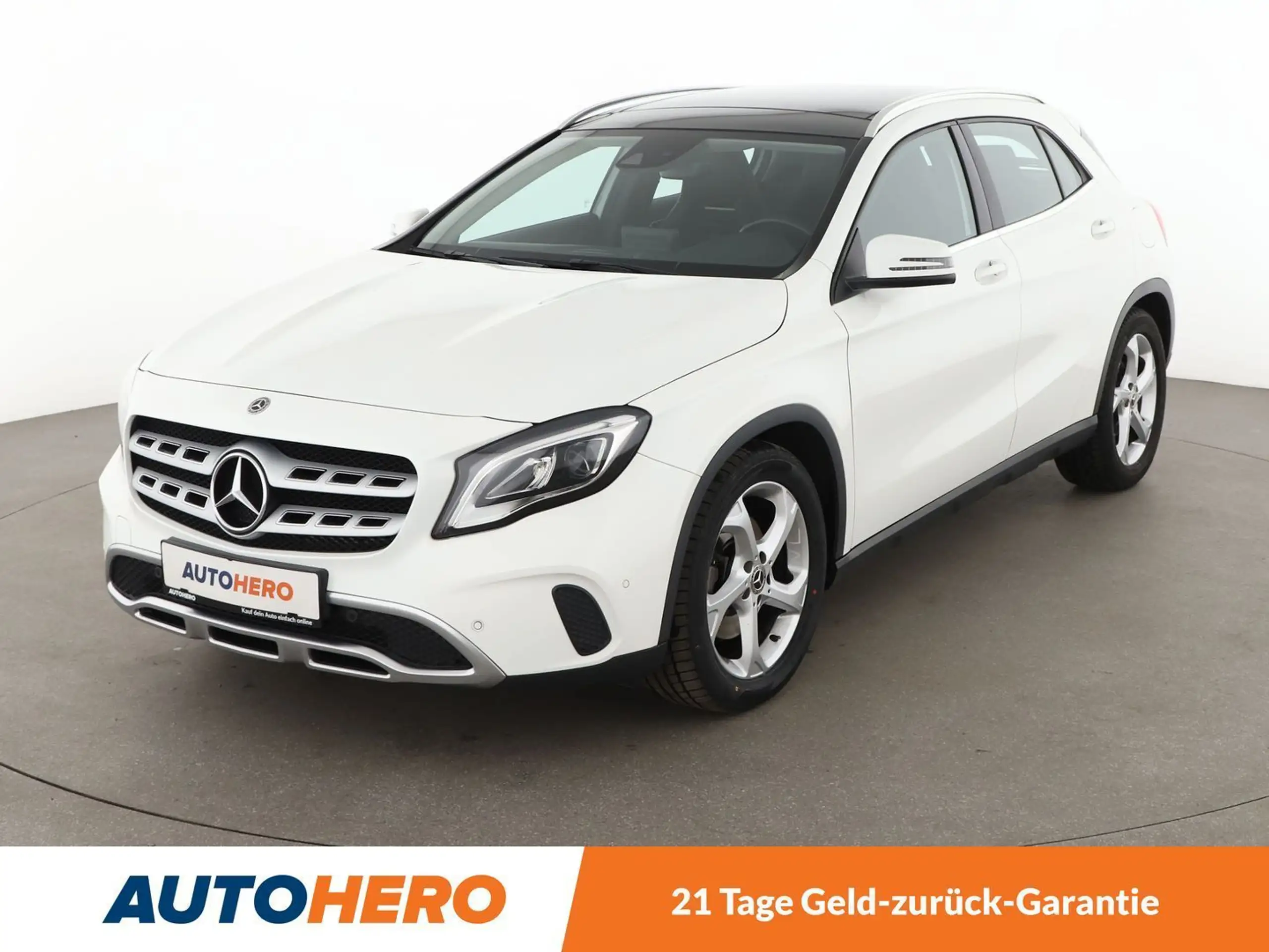 Mercedes-Benz - GLA 220