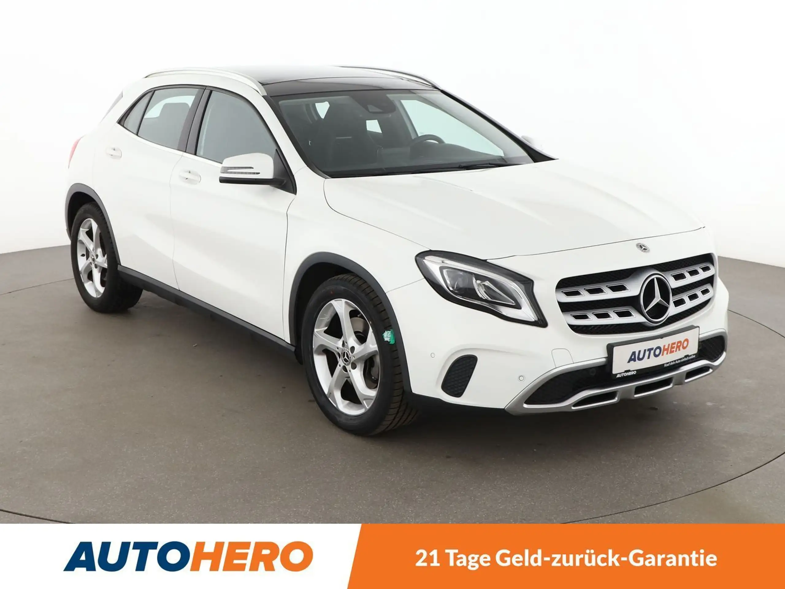 Mercedes-Benz - GLA 220