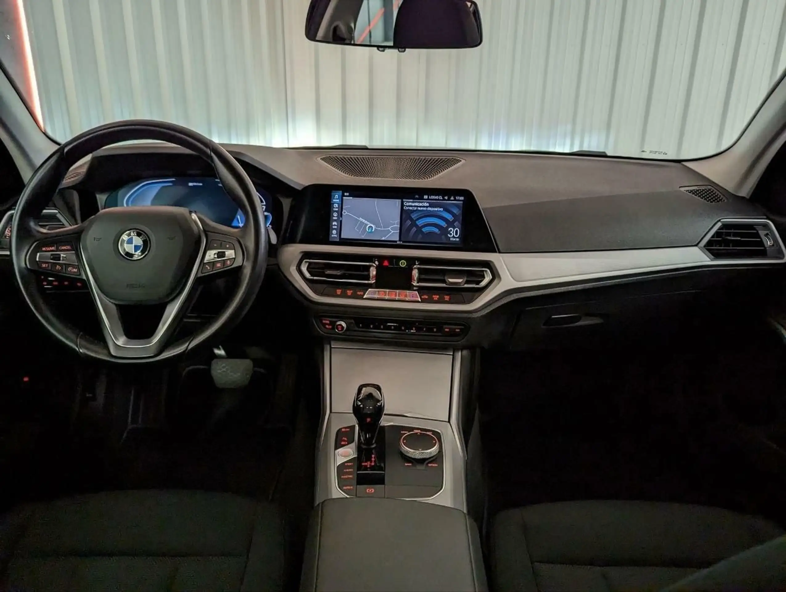 BMW - 330