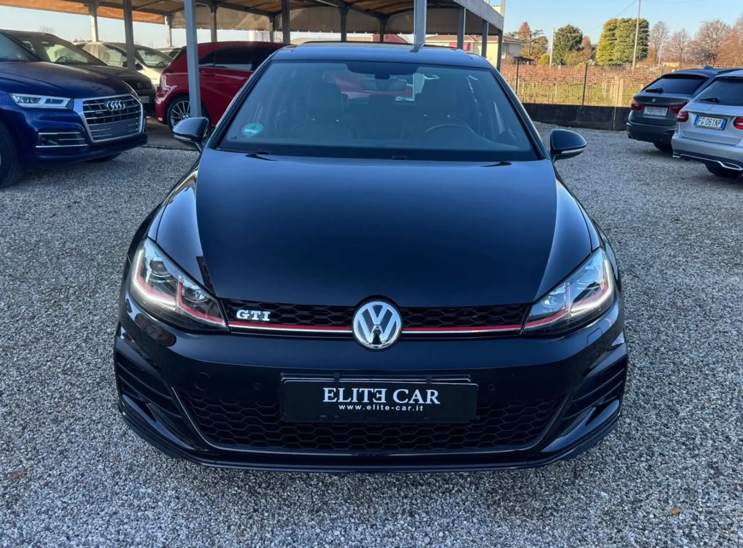 Volkswagen - Golf GTI