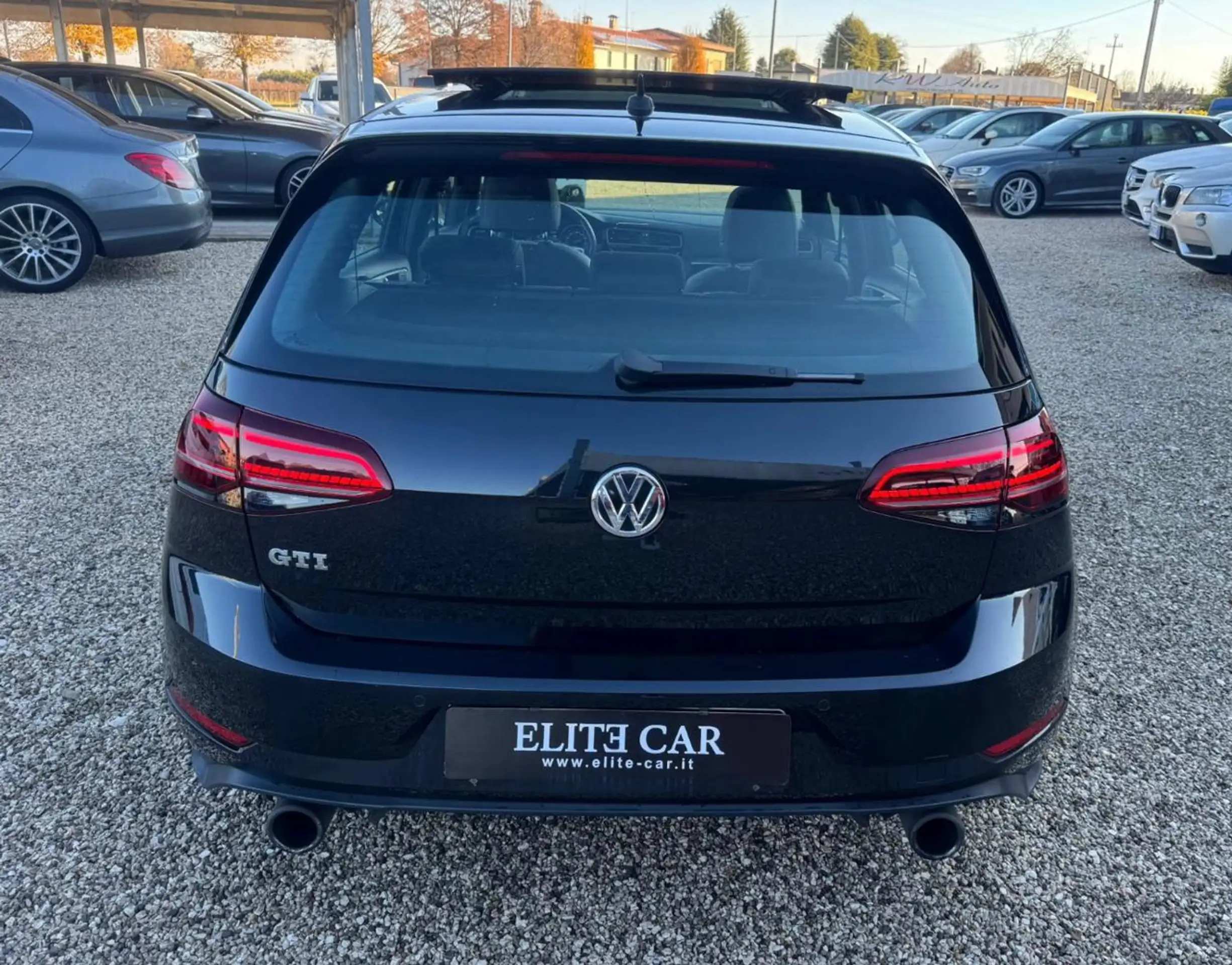 Volkswagen - Golf GTI