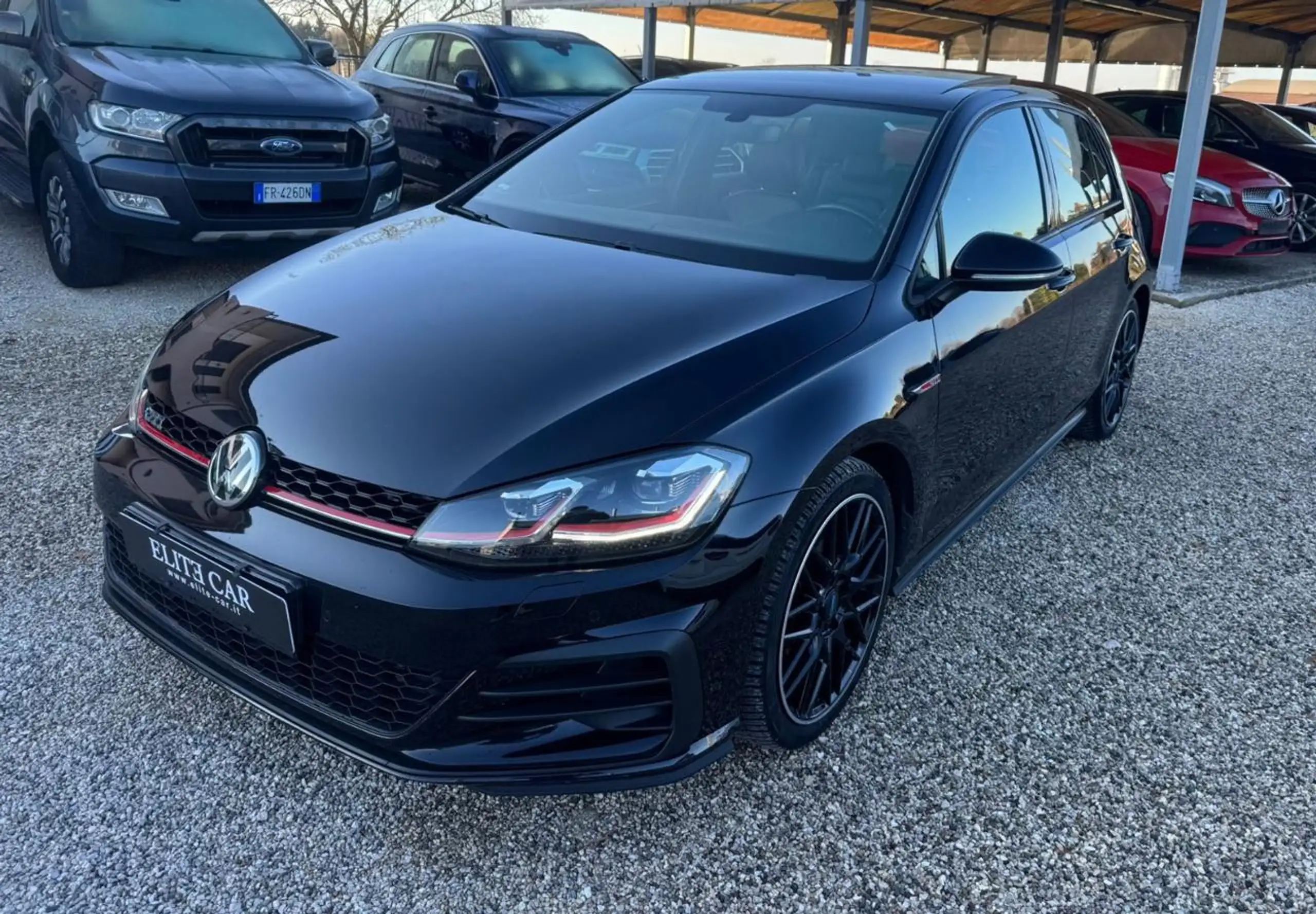 Volkswagen - Golf GTI