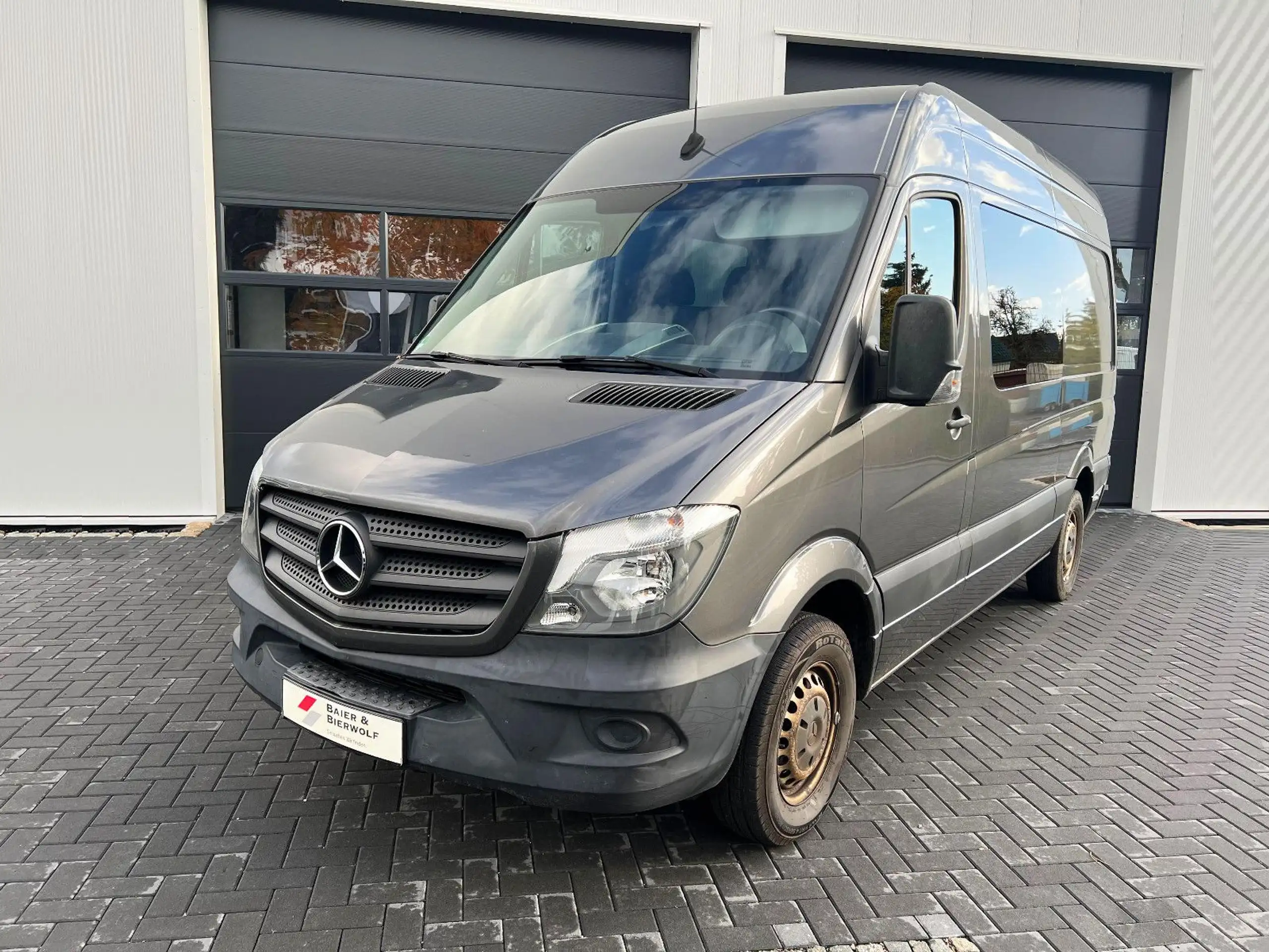 Mercedes-Benz - Sprinter