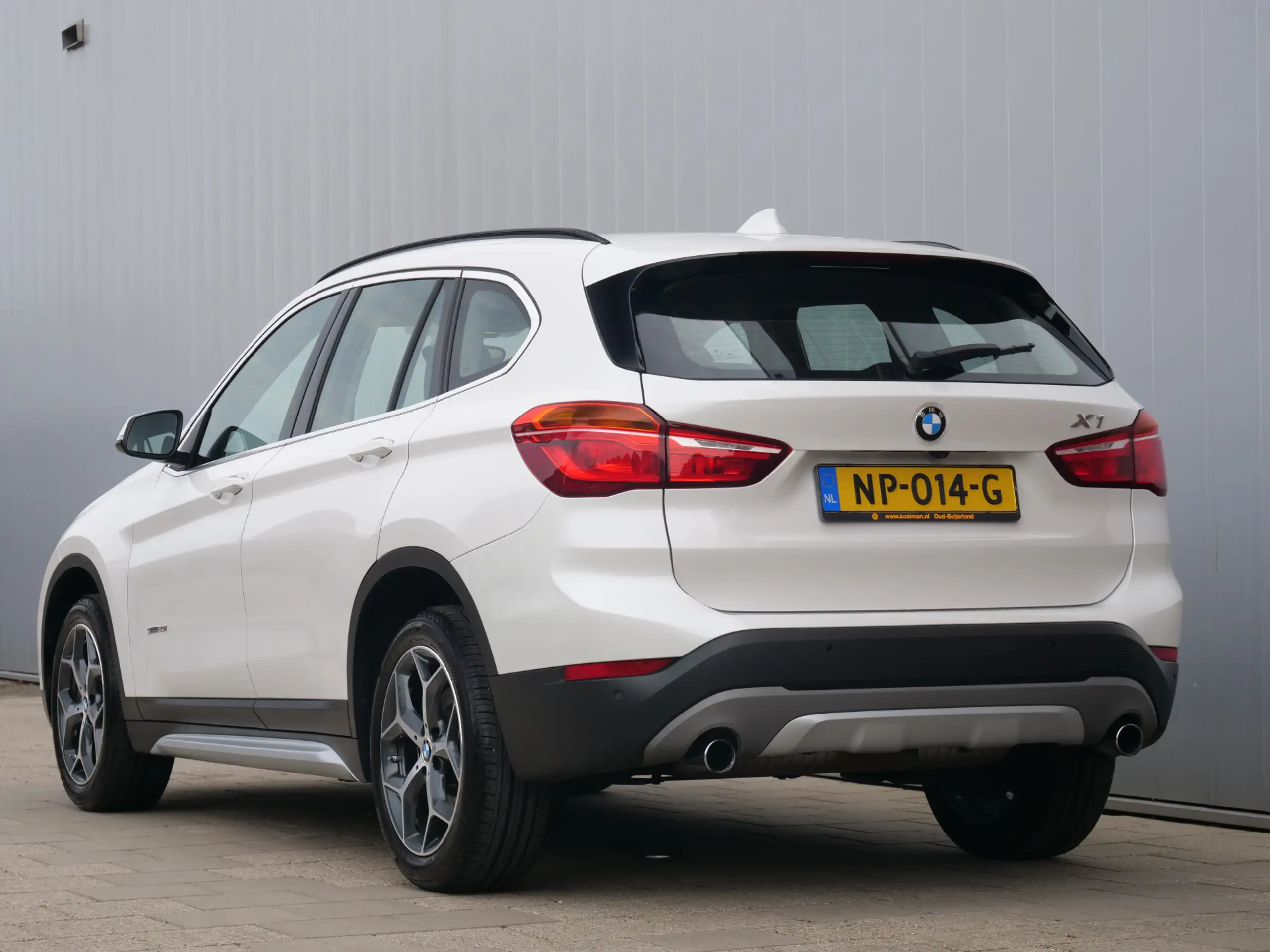 BMW - X1