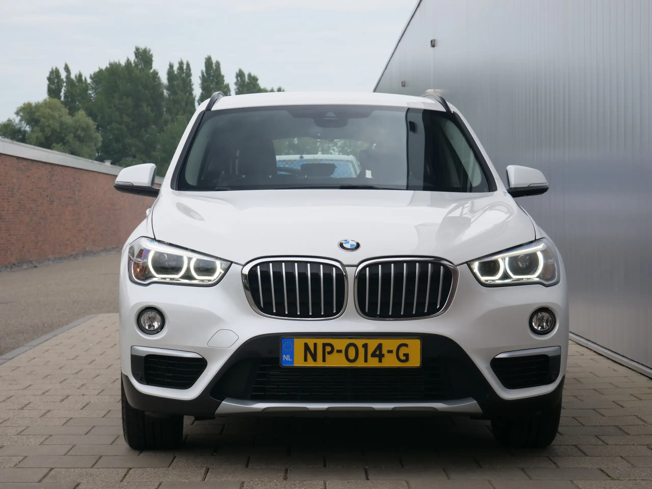 BMW - X1