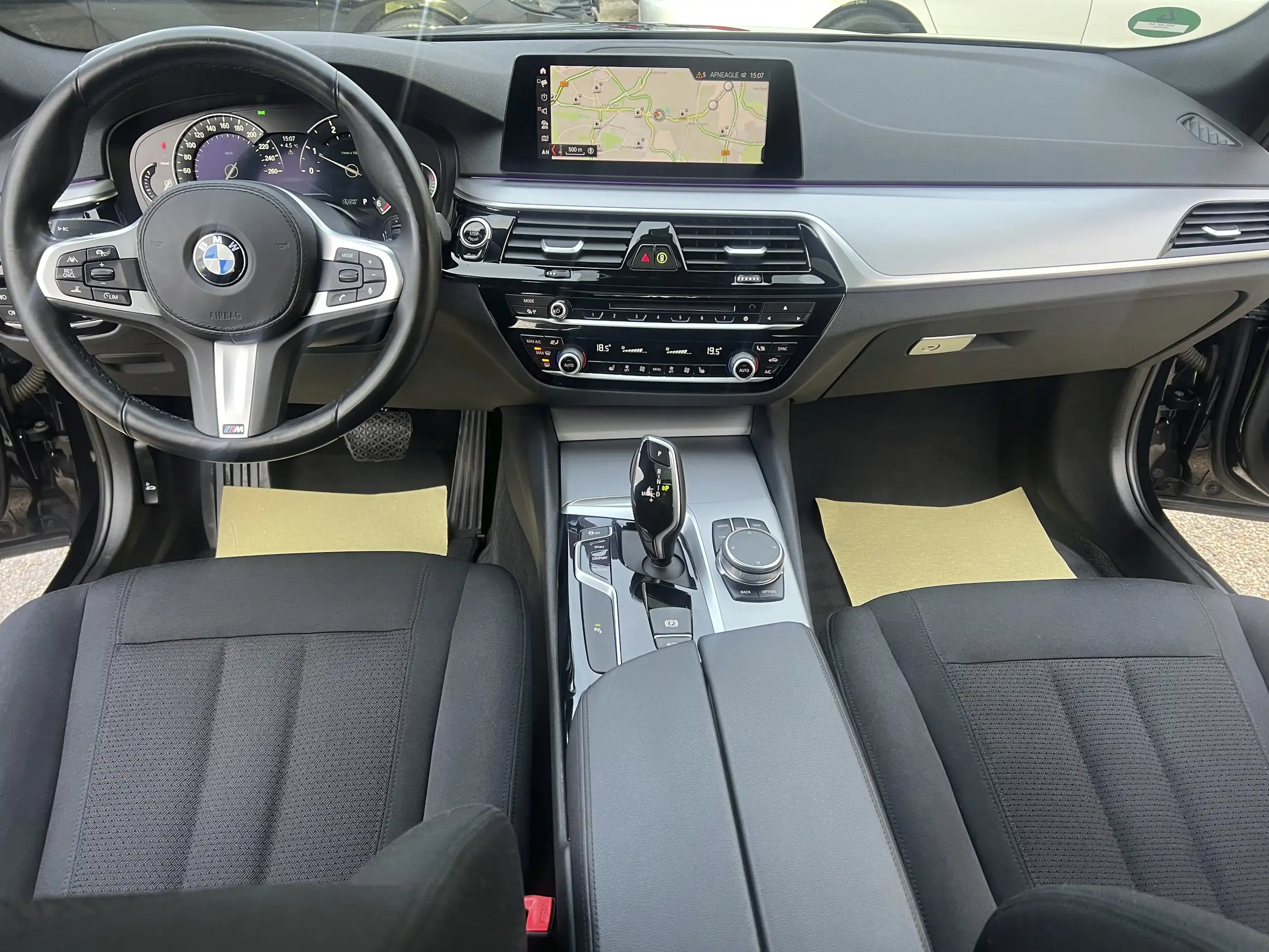 BMW - 525