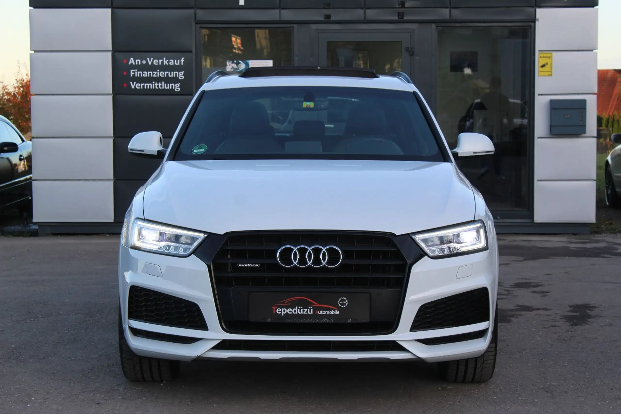 Audi - Q3