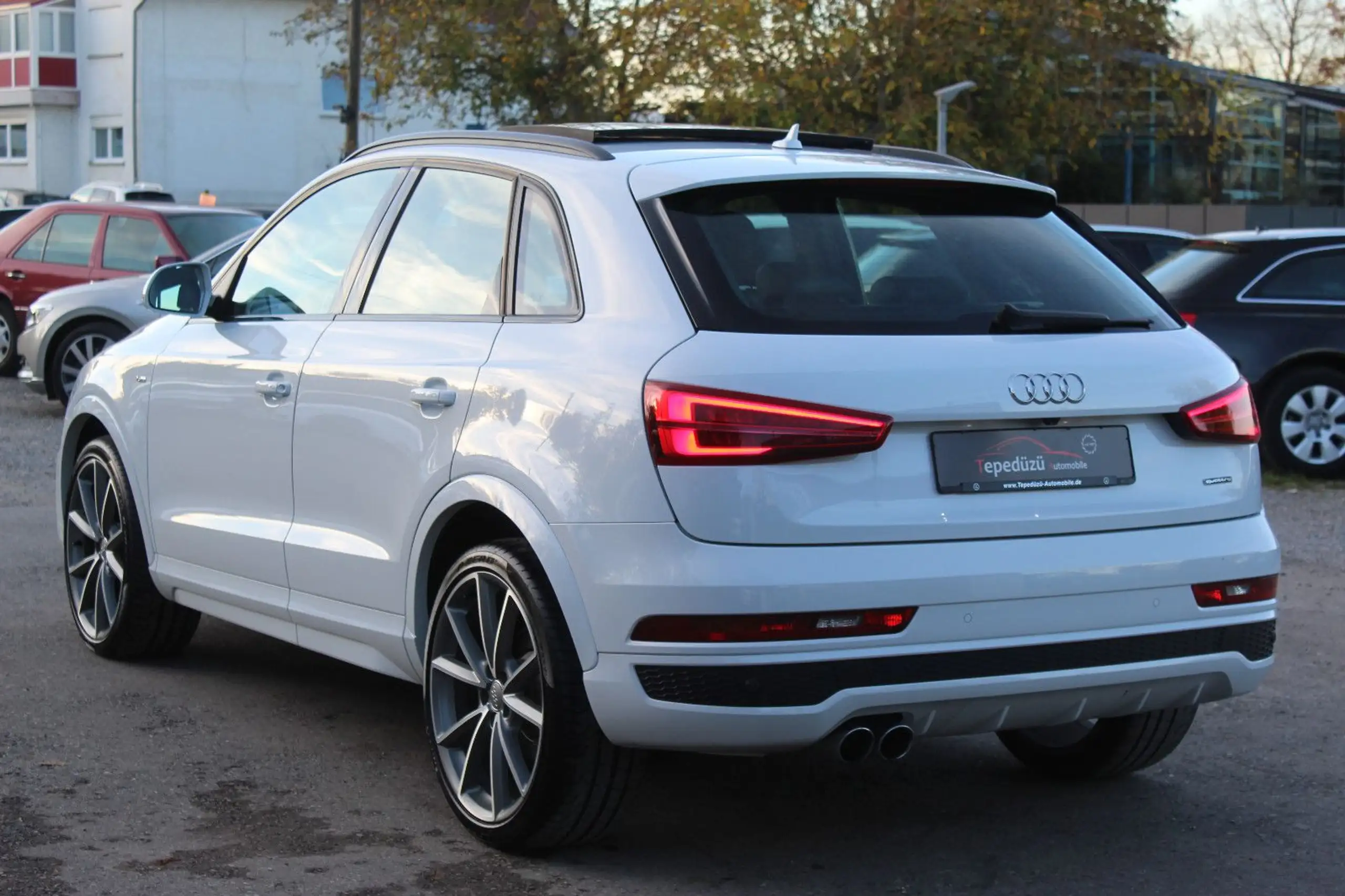 Audi - Q3