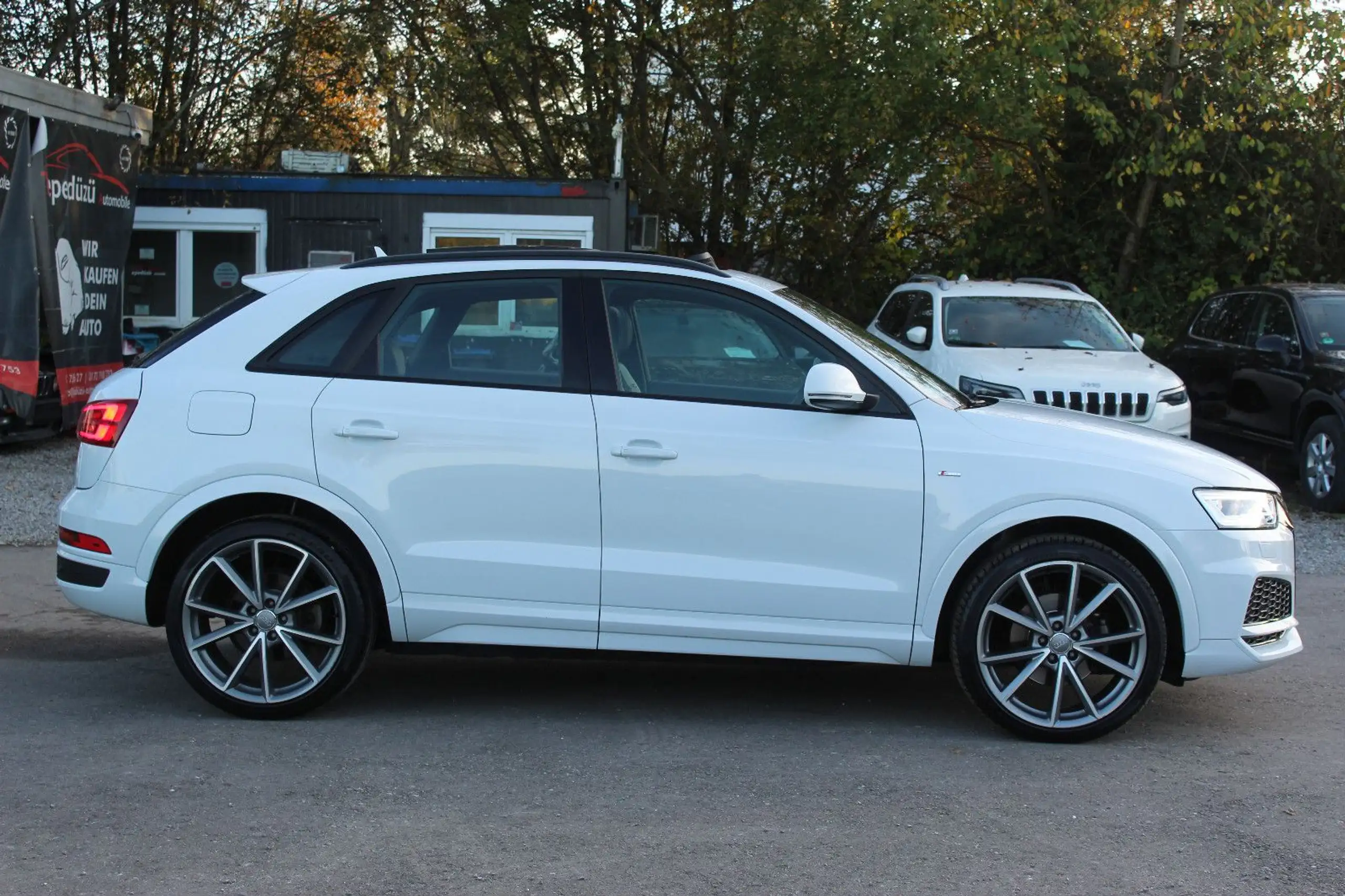 Audi - Q3