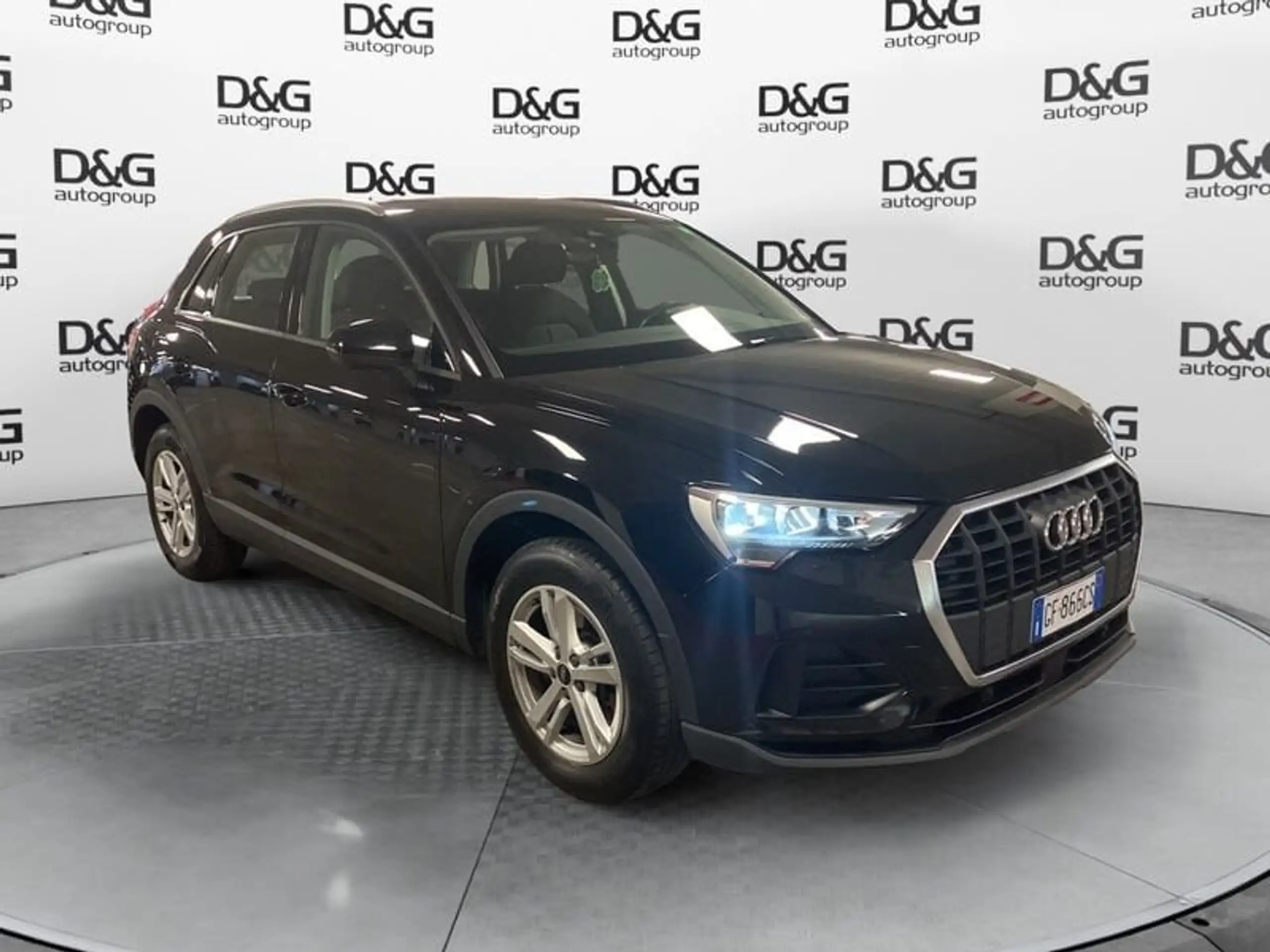 Audi - Q3