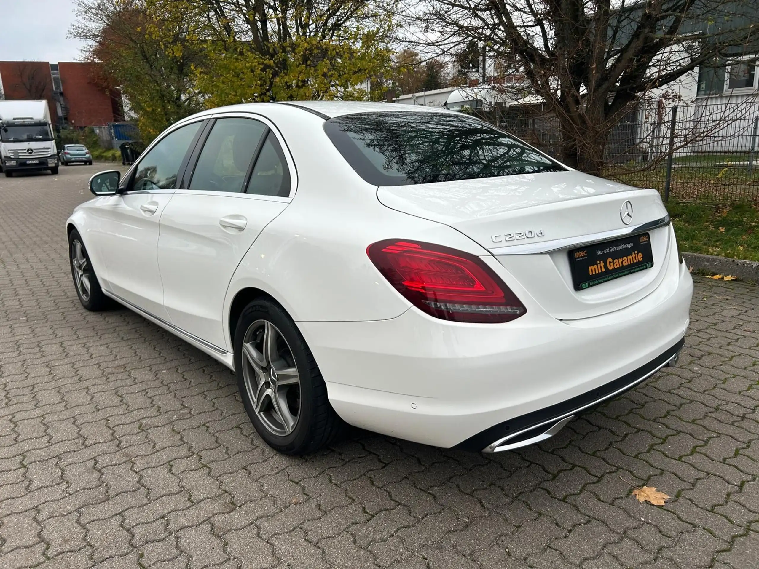 Mercedes-Benz - C 220