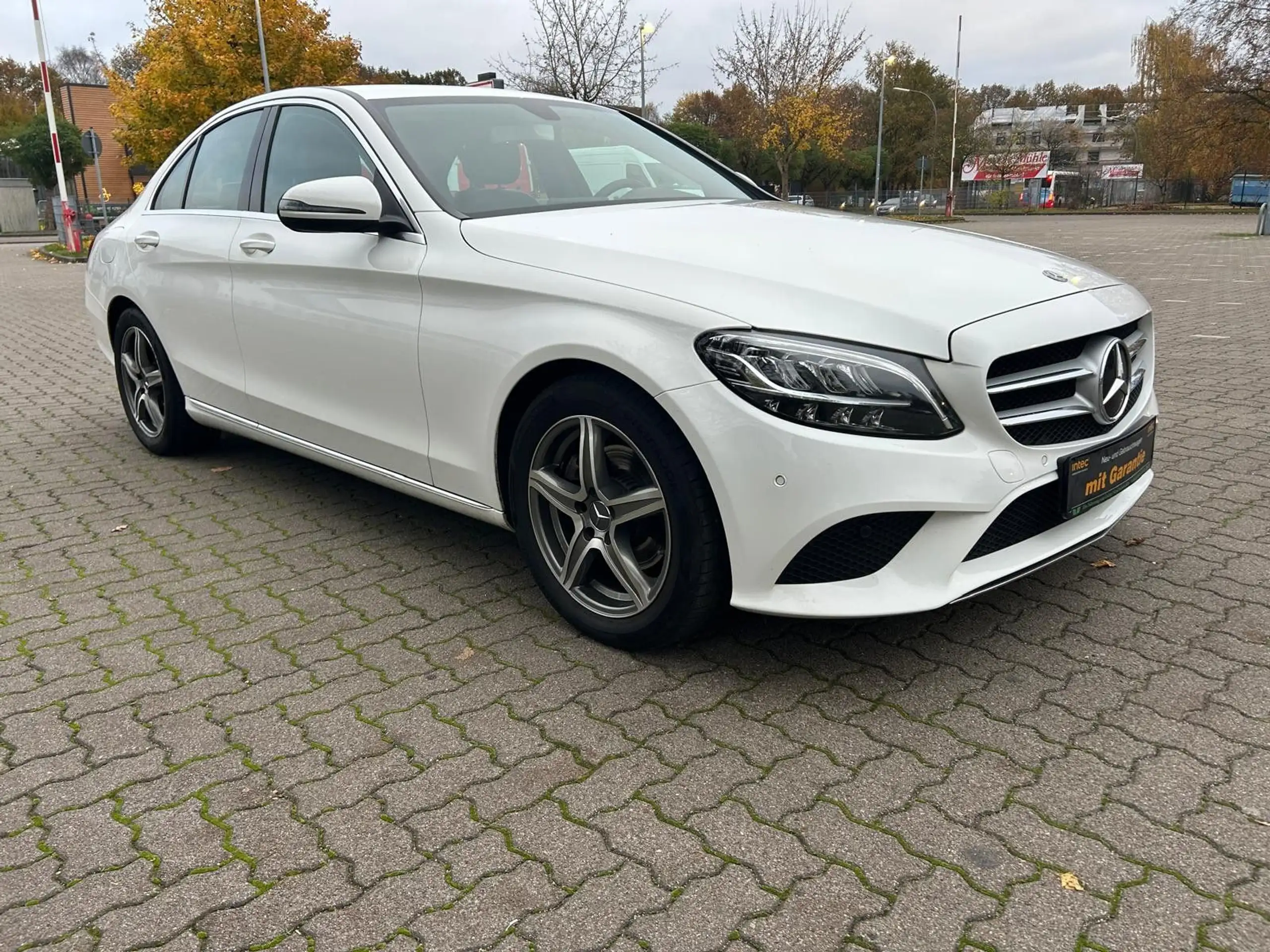 Mercedes-Benz - C 220