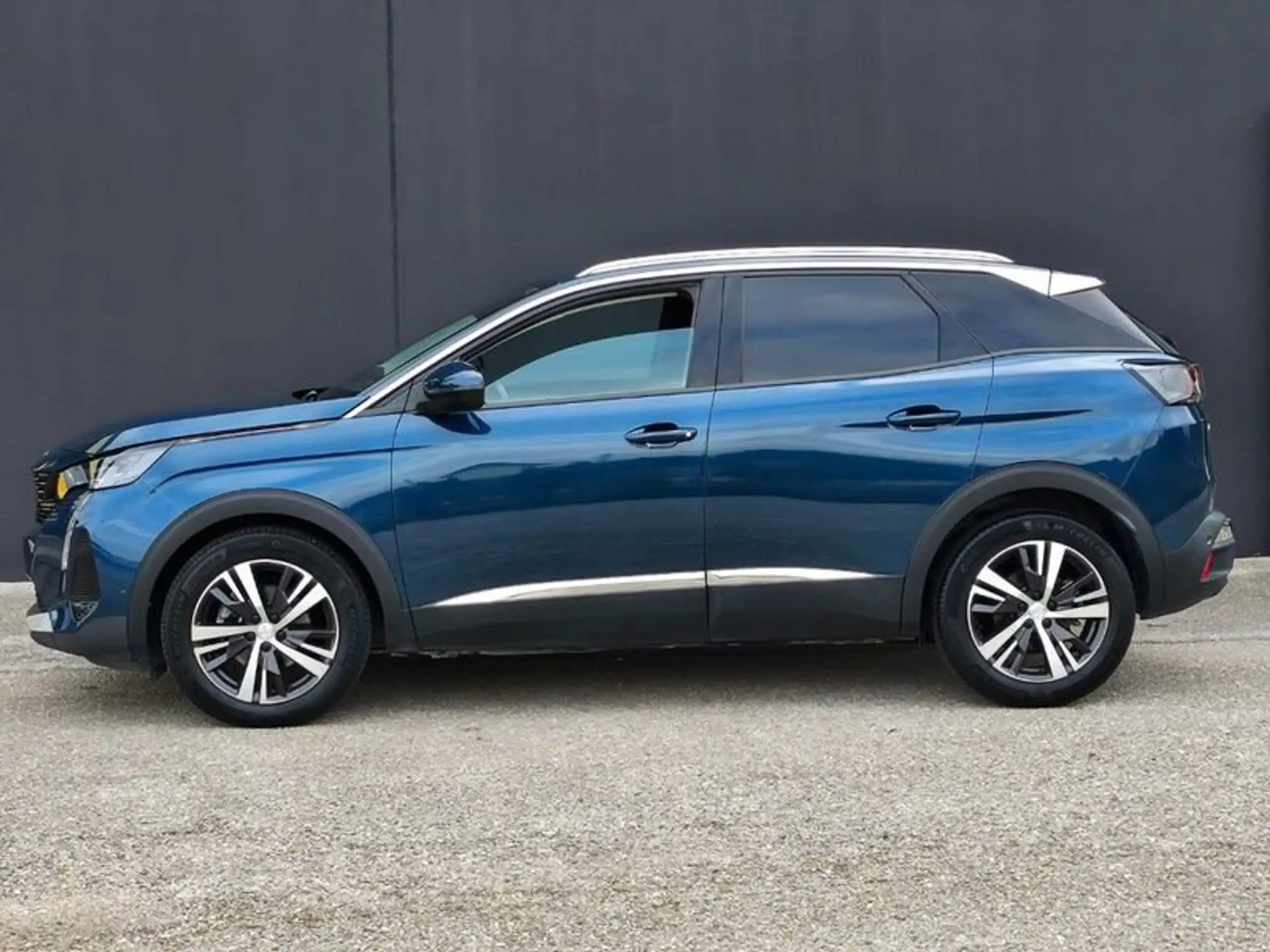 Peugeot - 3008