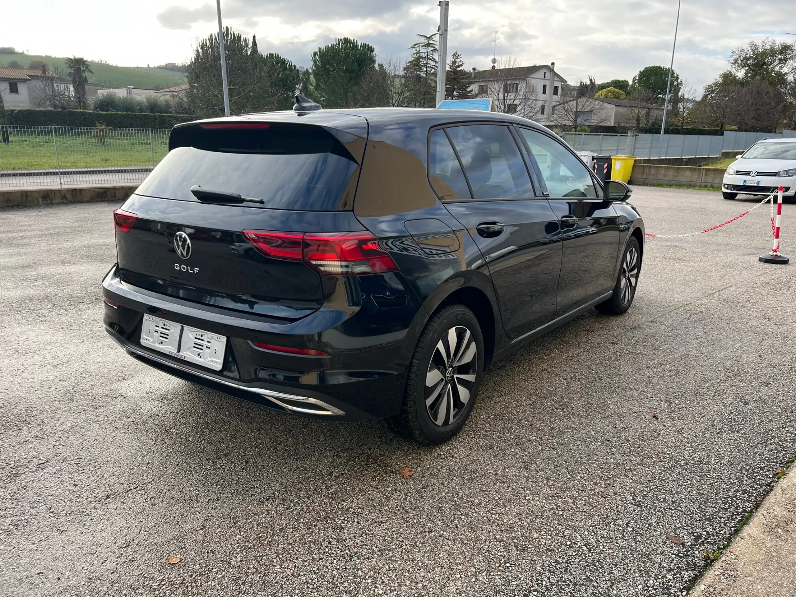 Volkswagen - Golf