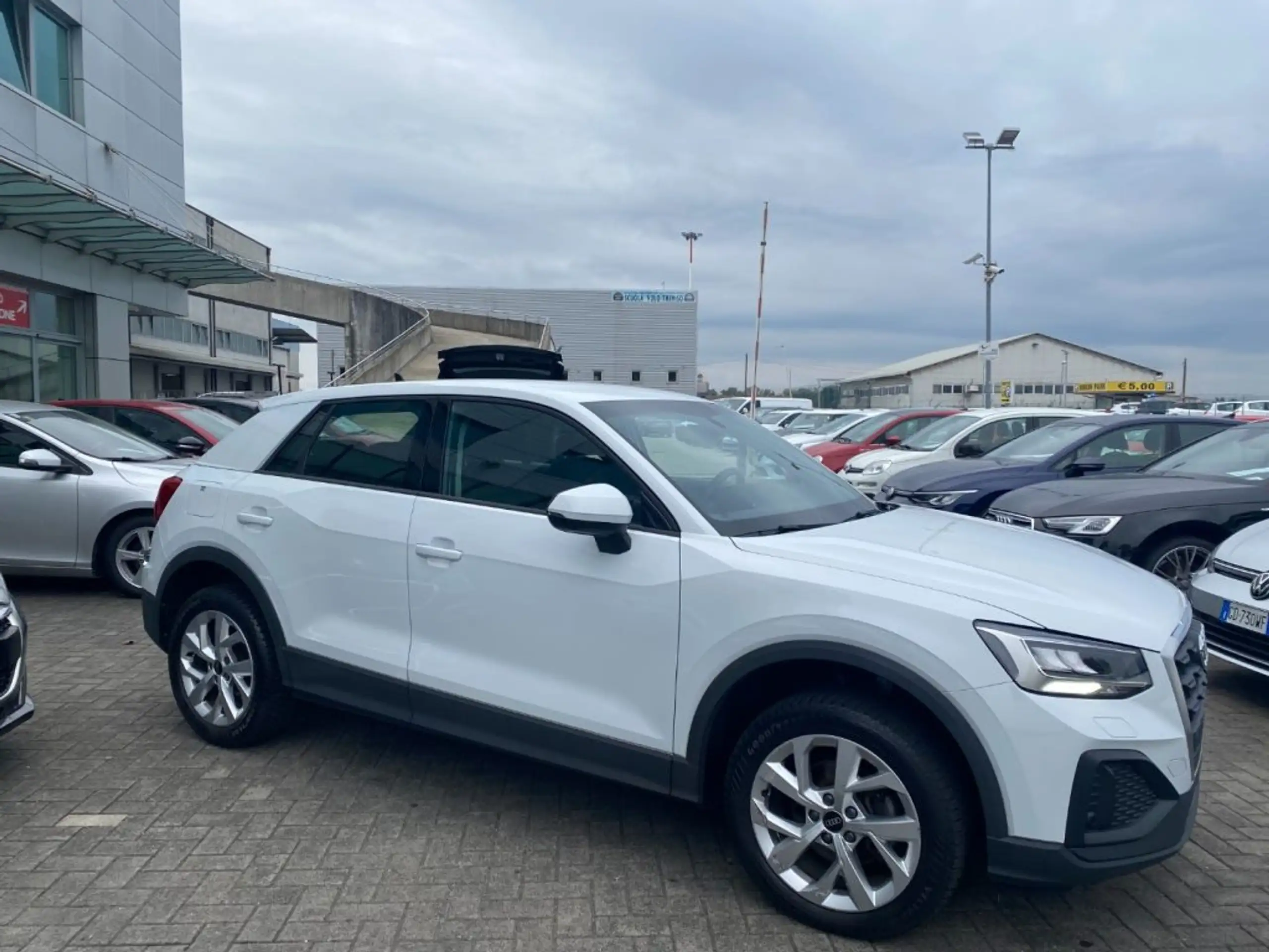 Audi - Q2