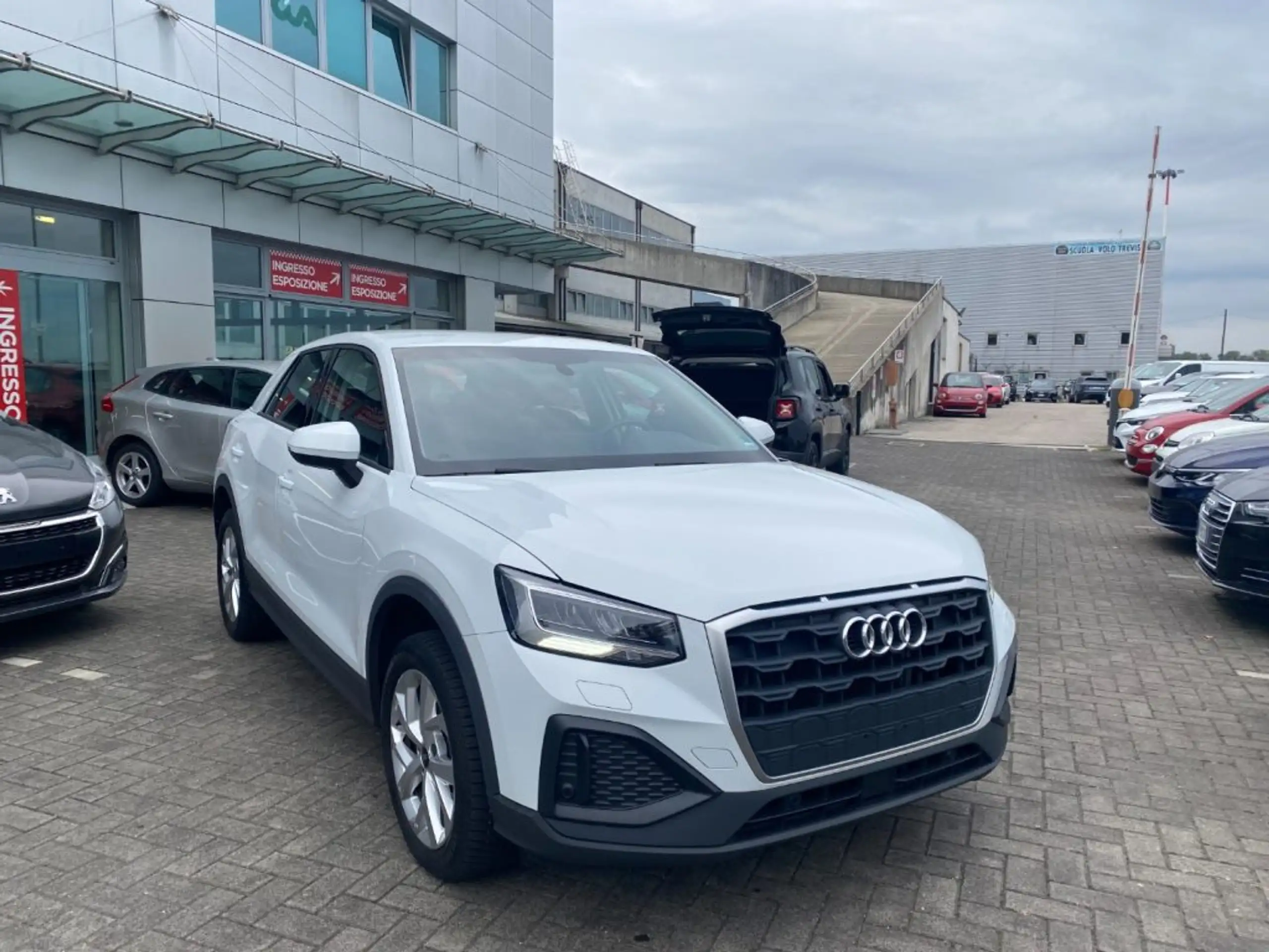 Audi - Q2