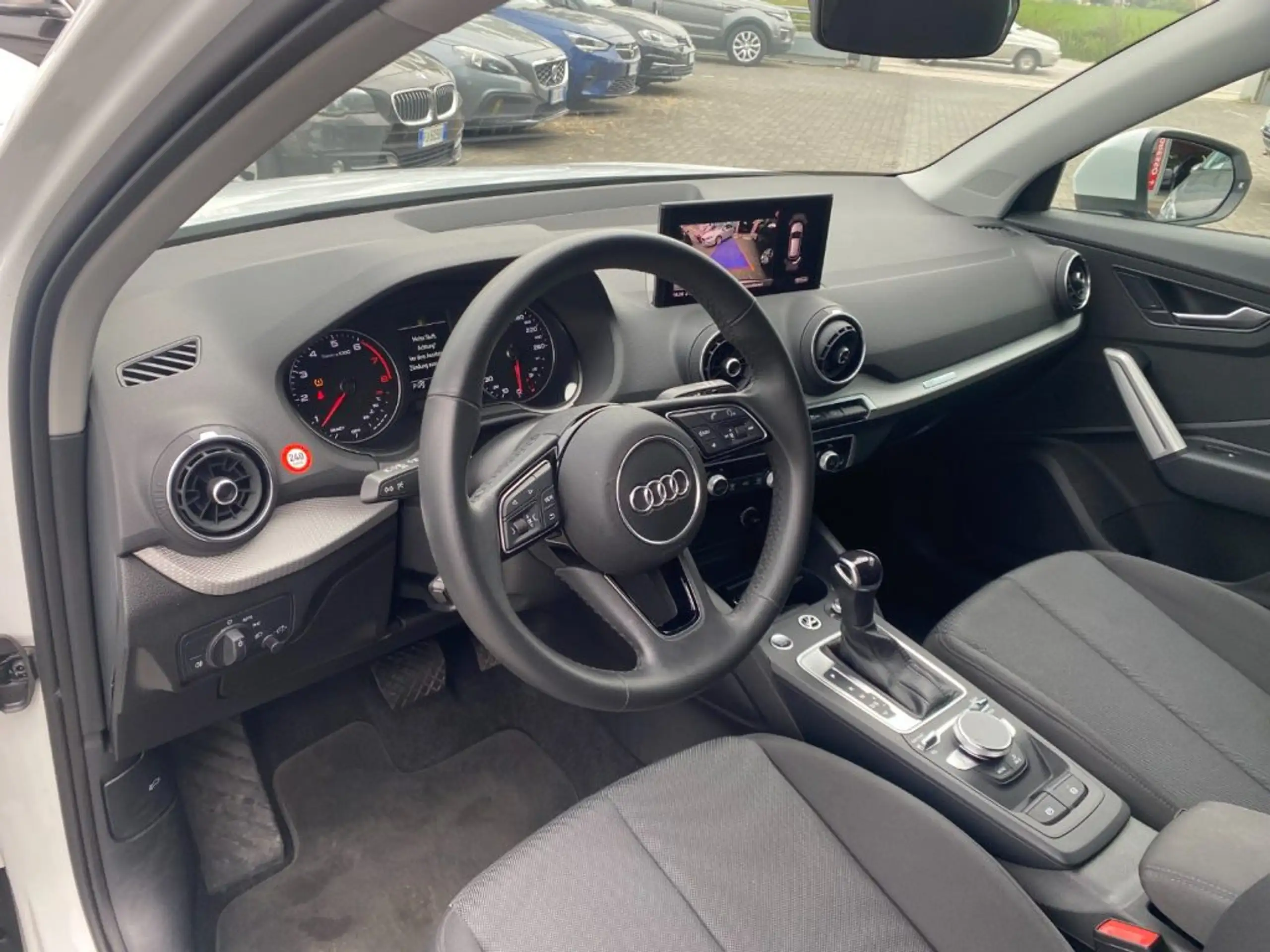 Audi - Q2