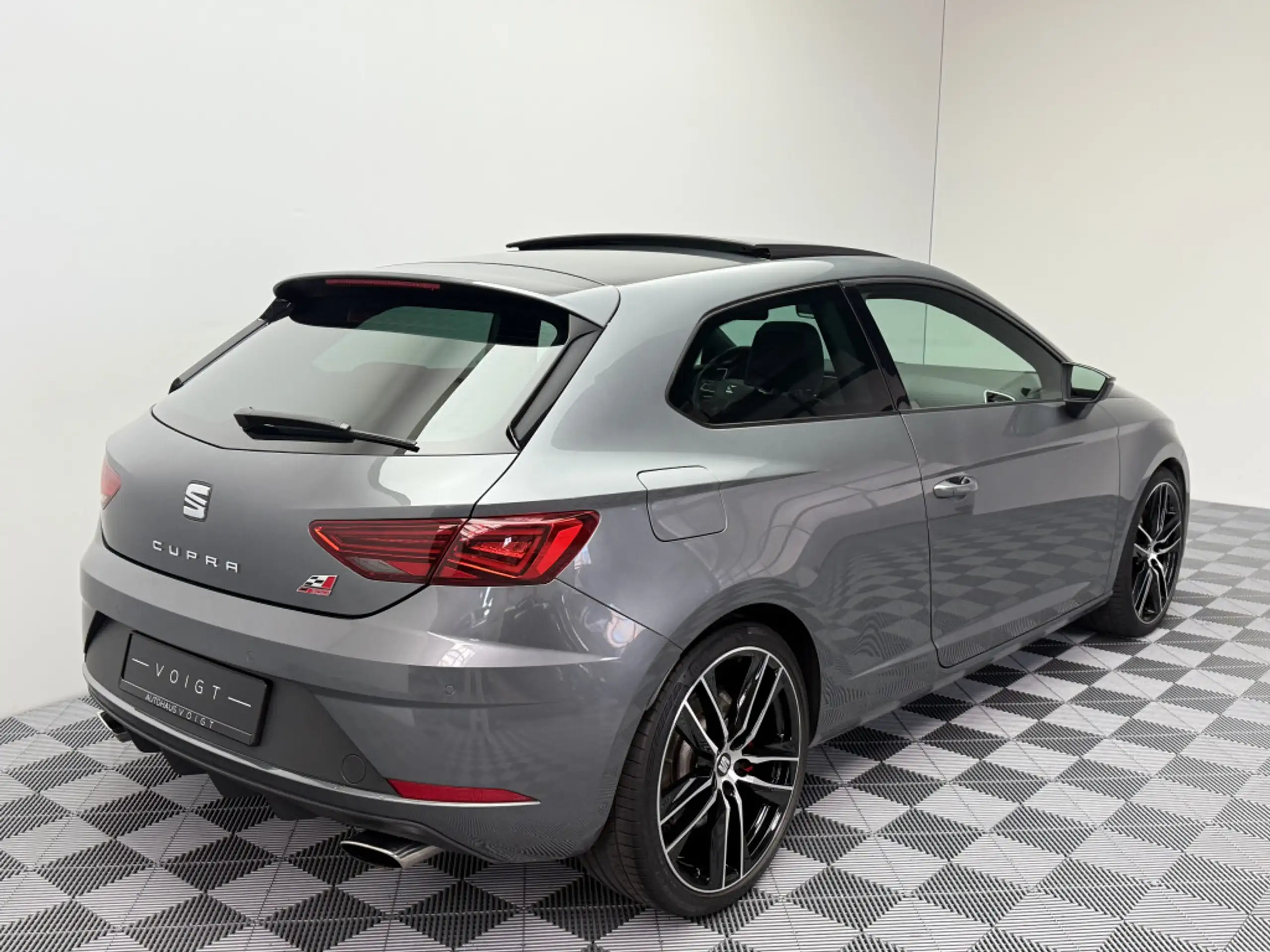 SEAT - Leon