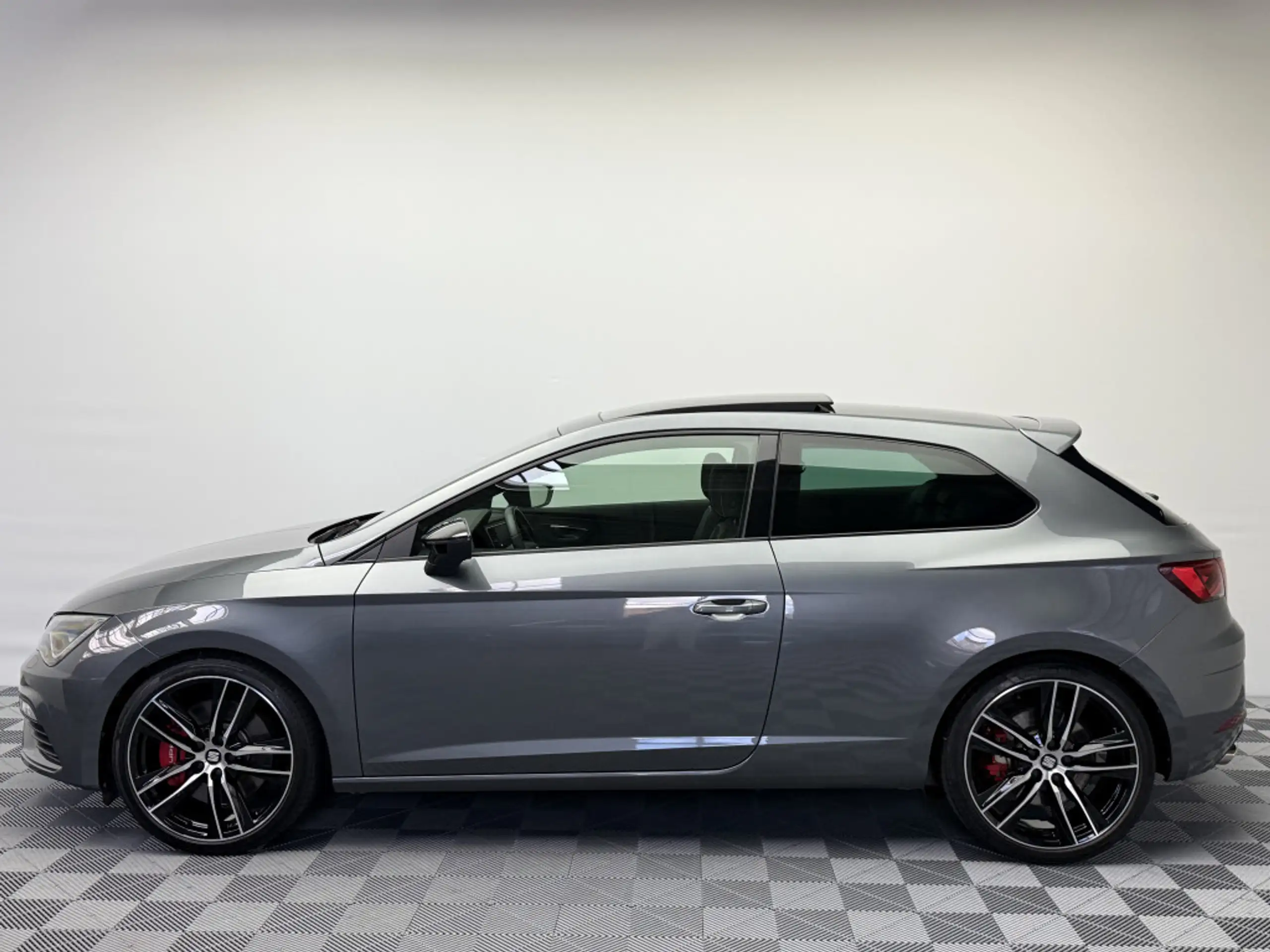 SEAT - Leon