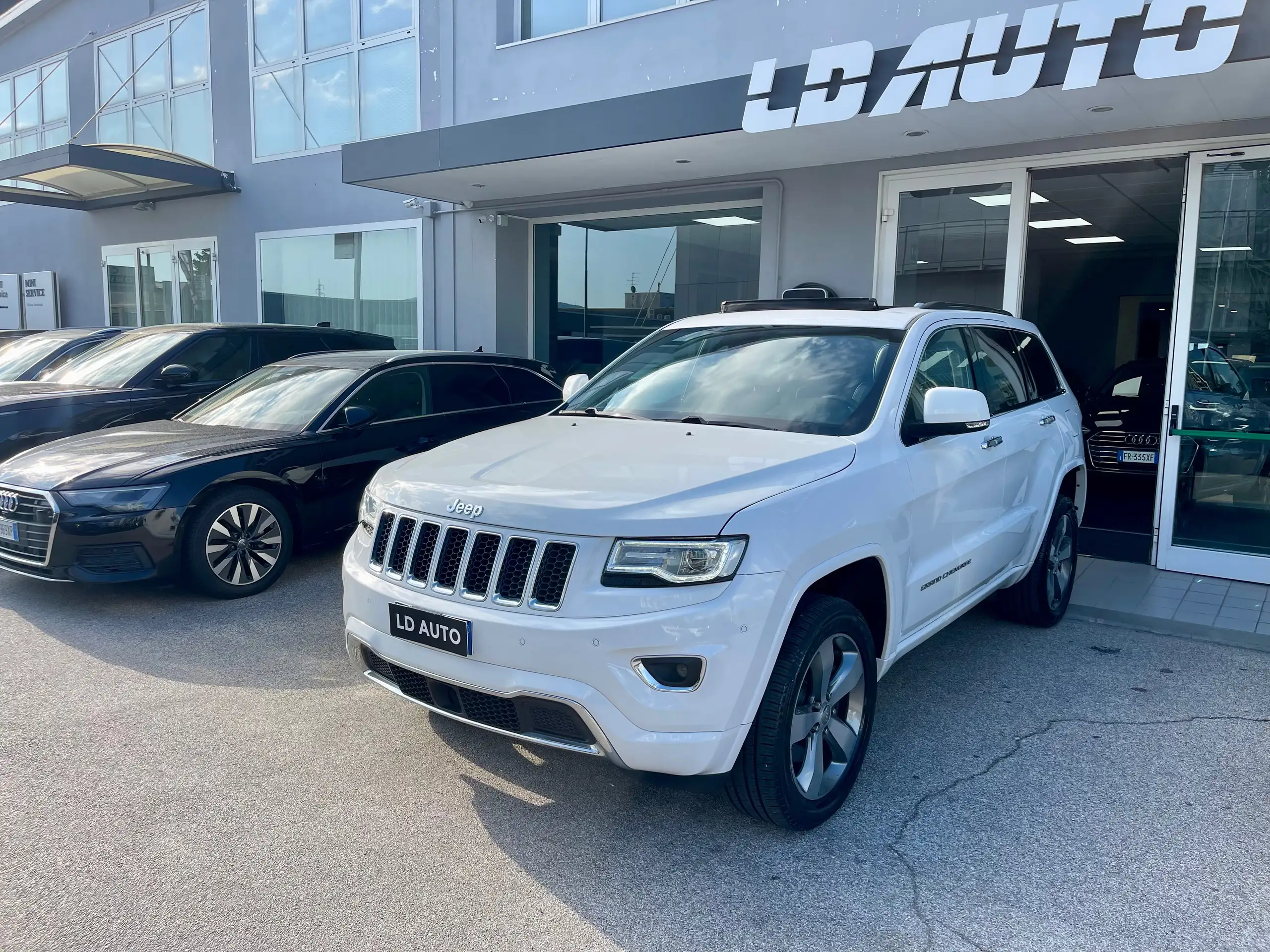 Jeep - Grand Cherokee