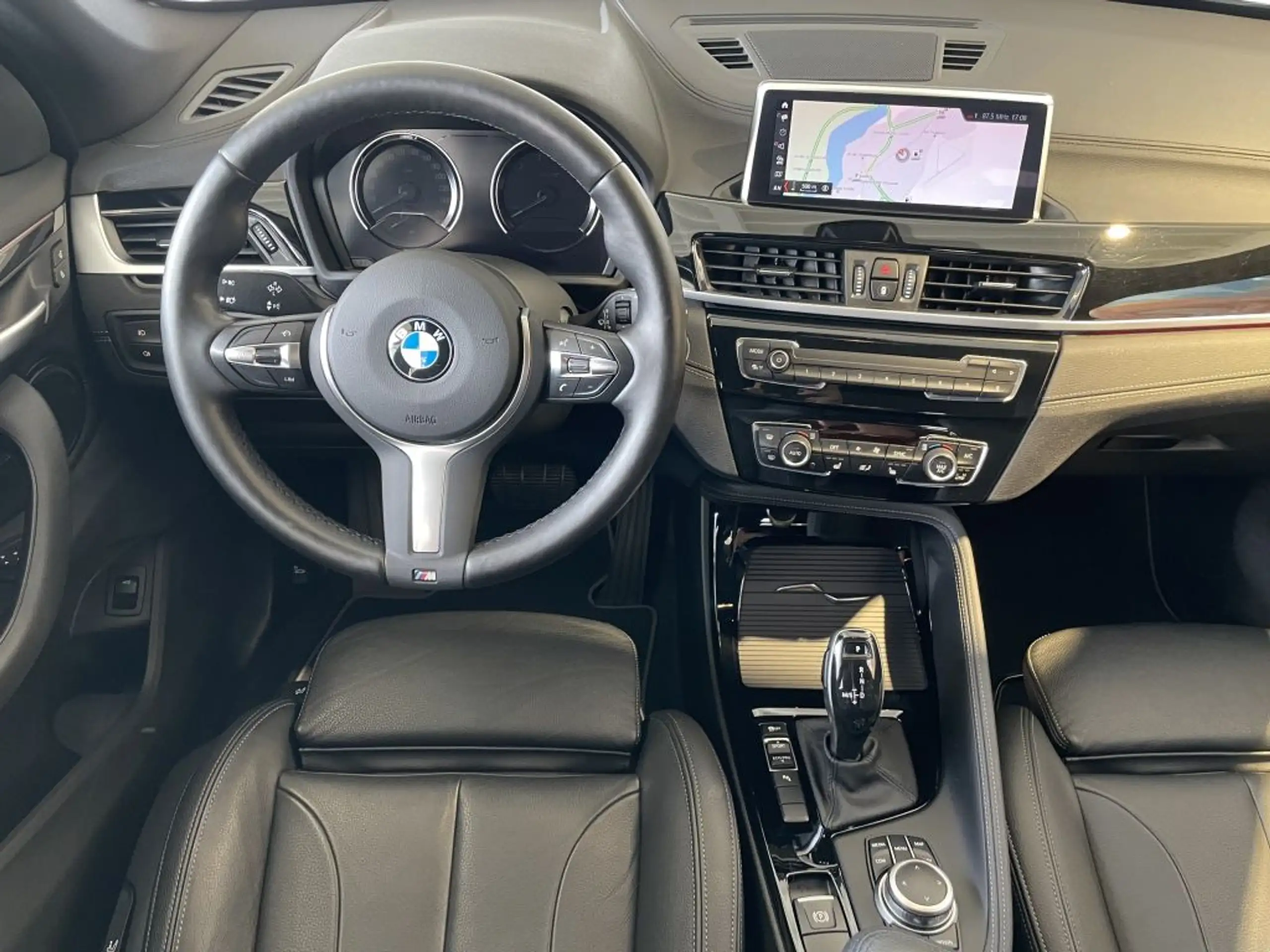 BMW - X1