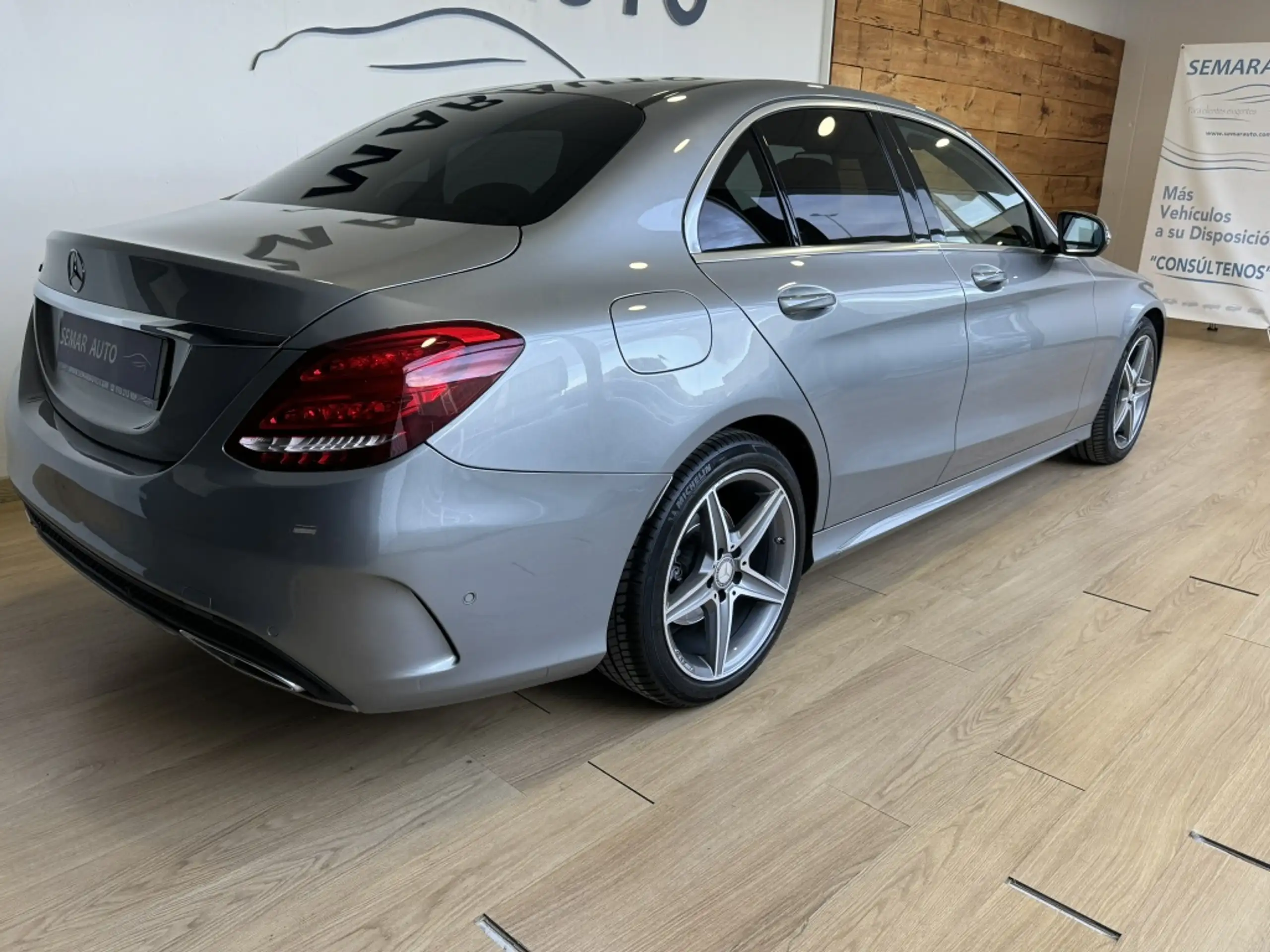 Mercedes-Benz - C 220