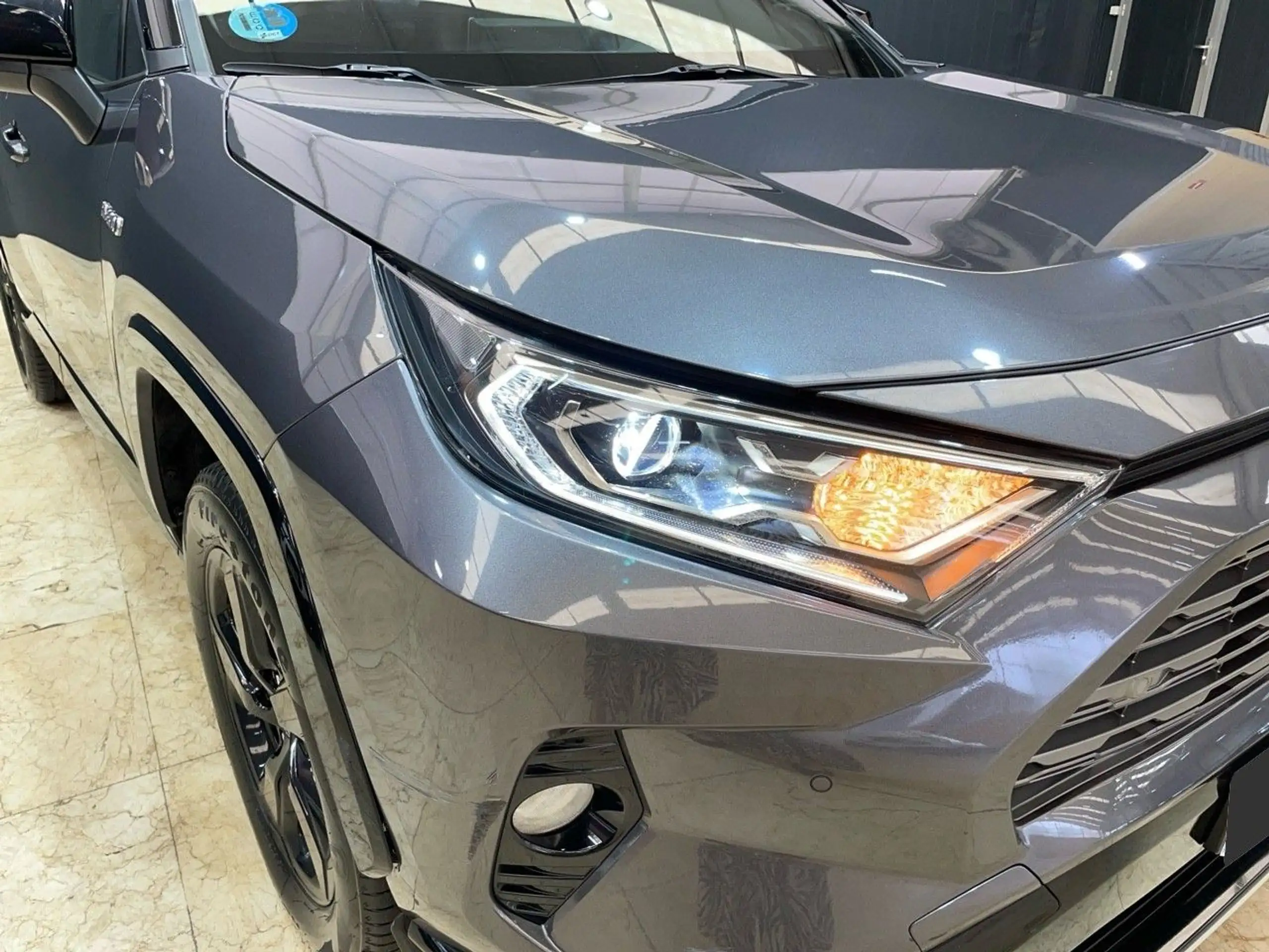 Toyota - RAV 4