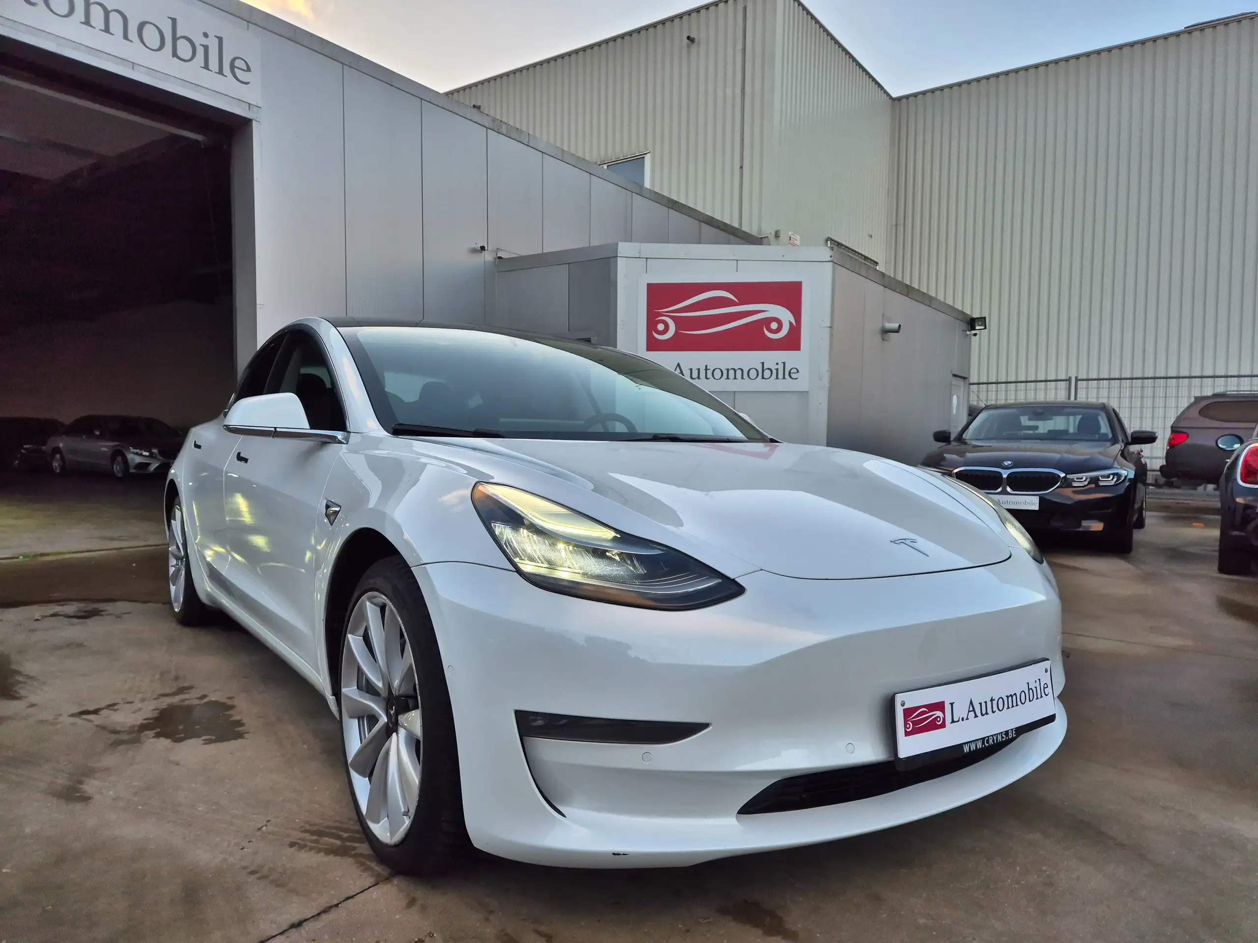 Tesla - Model 3