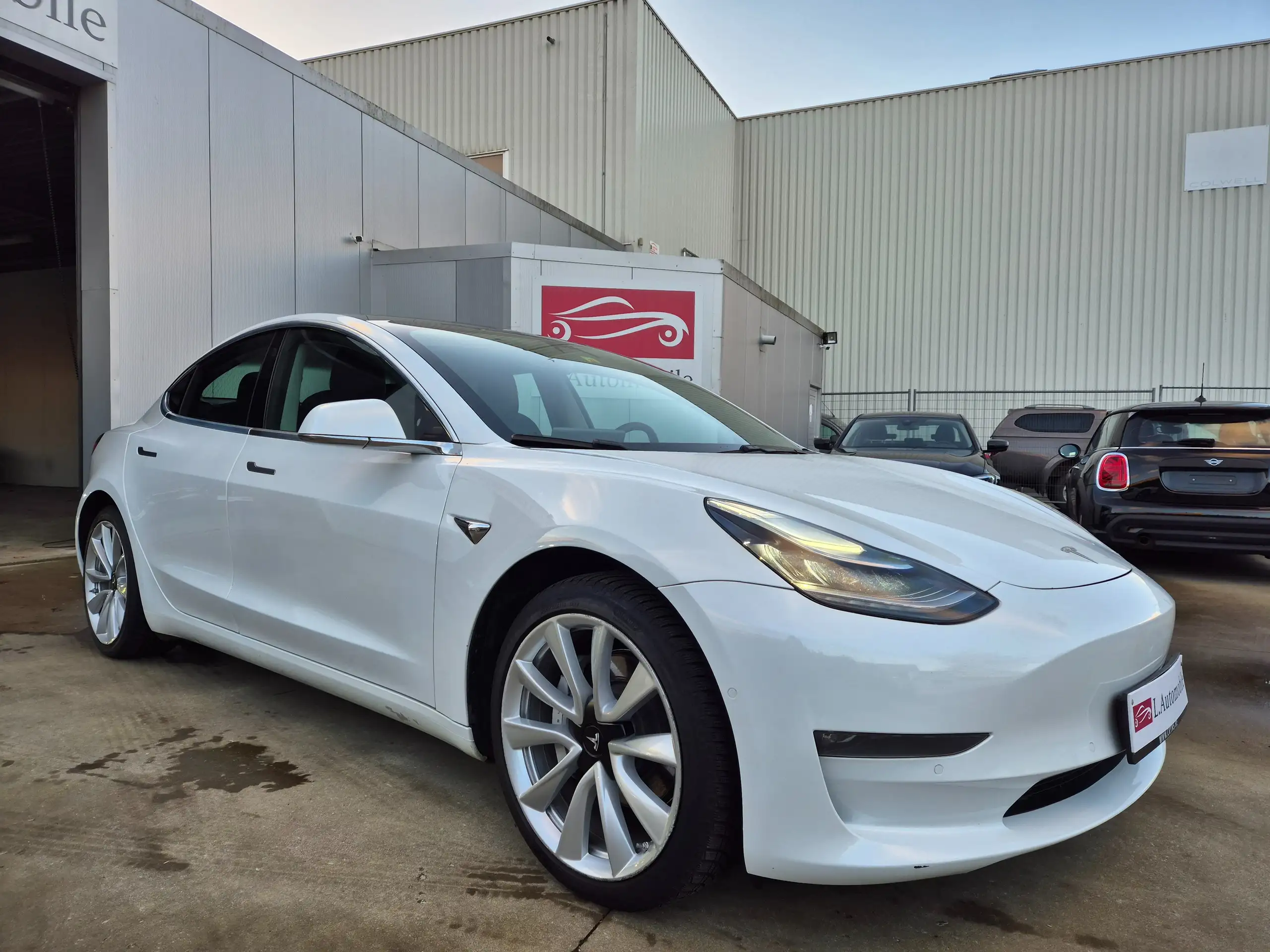 Tesla - Model 3