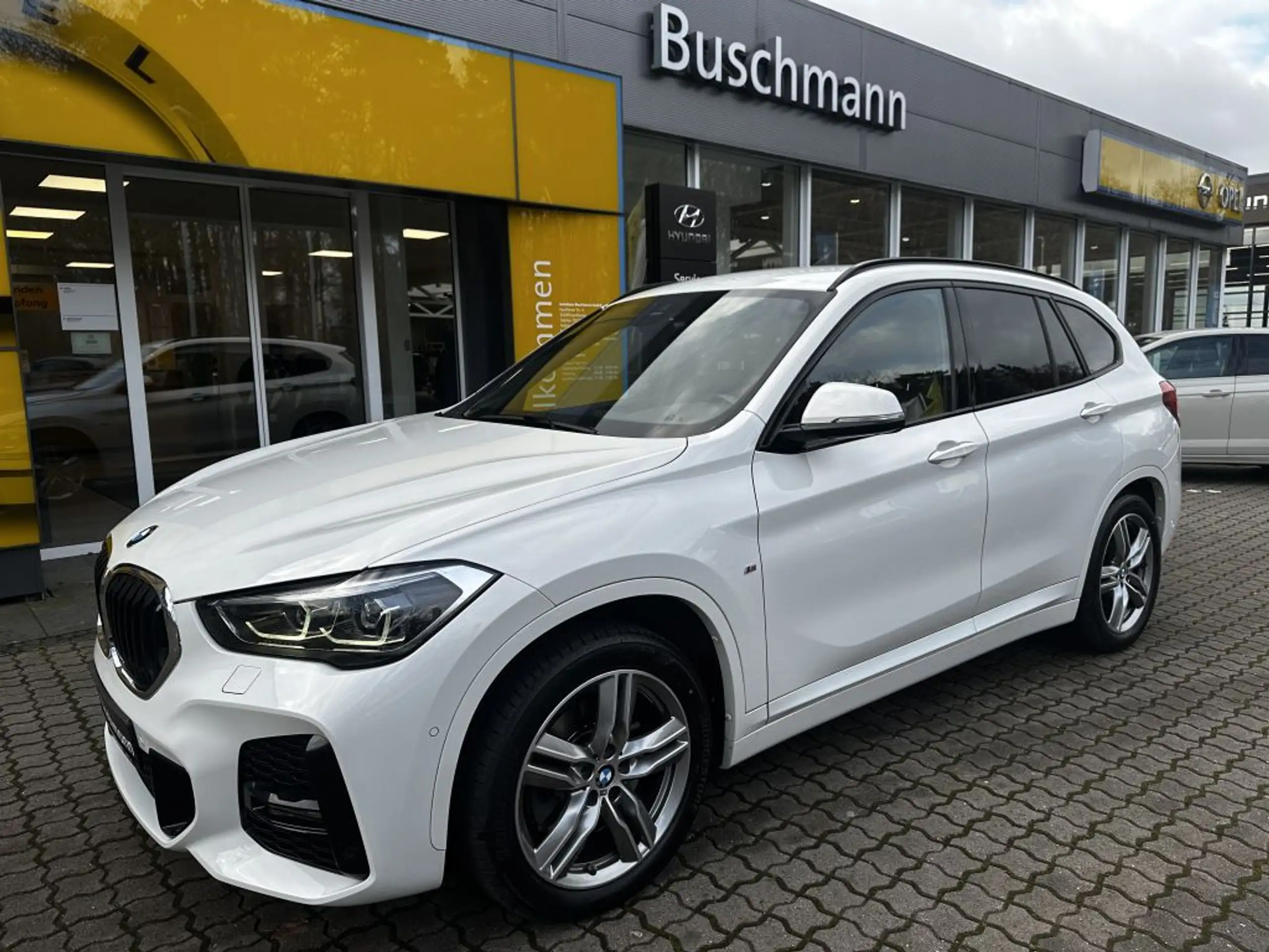 BMW - X1