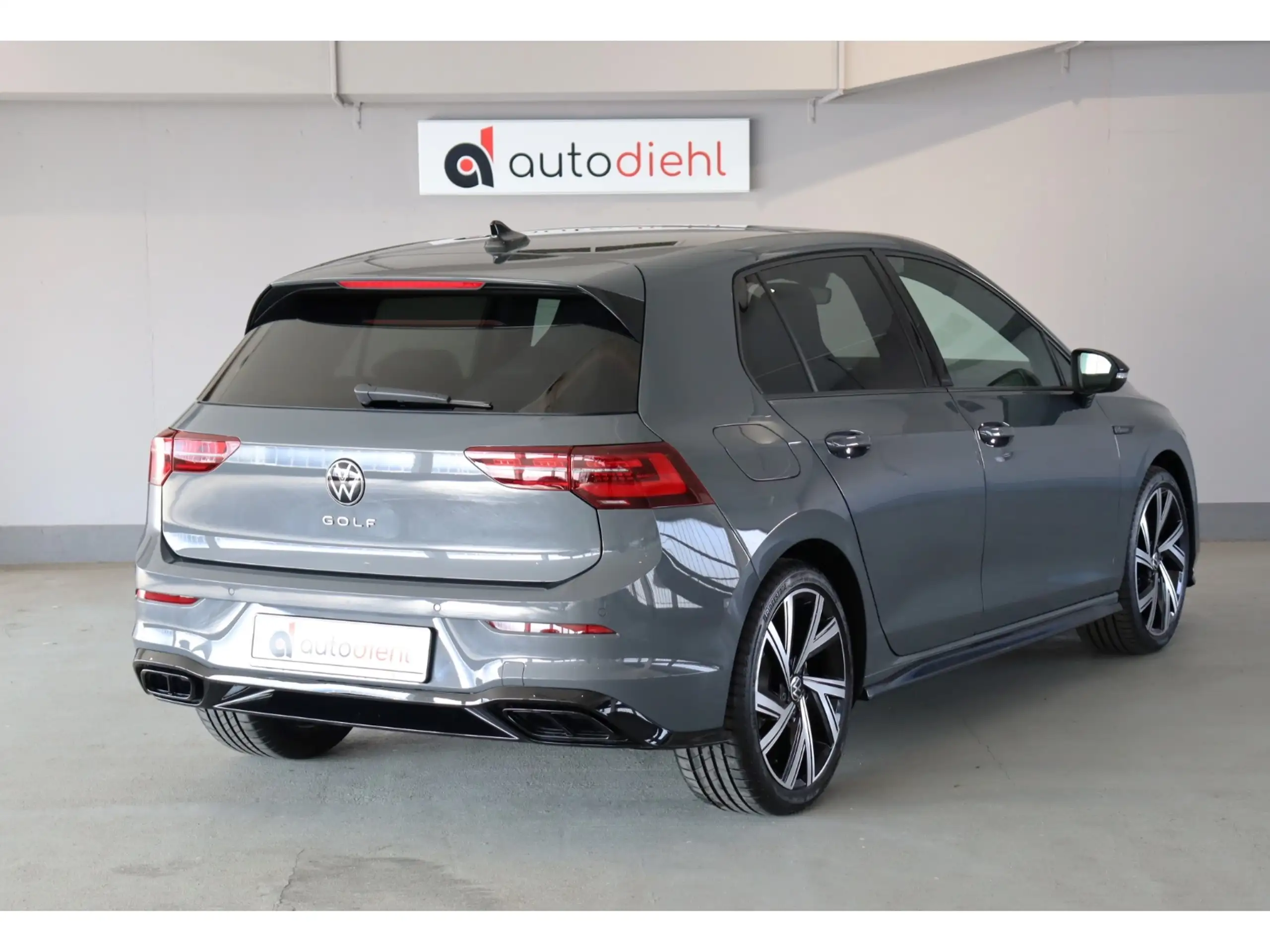 Volkswagen - Golf