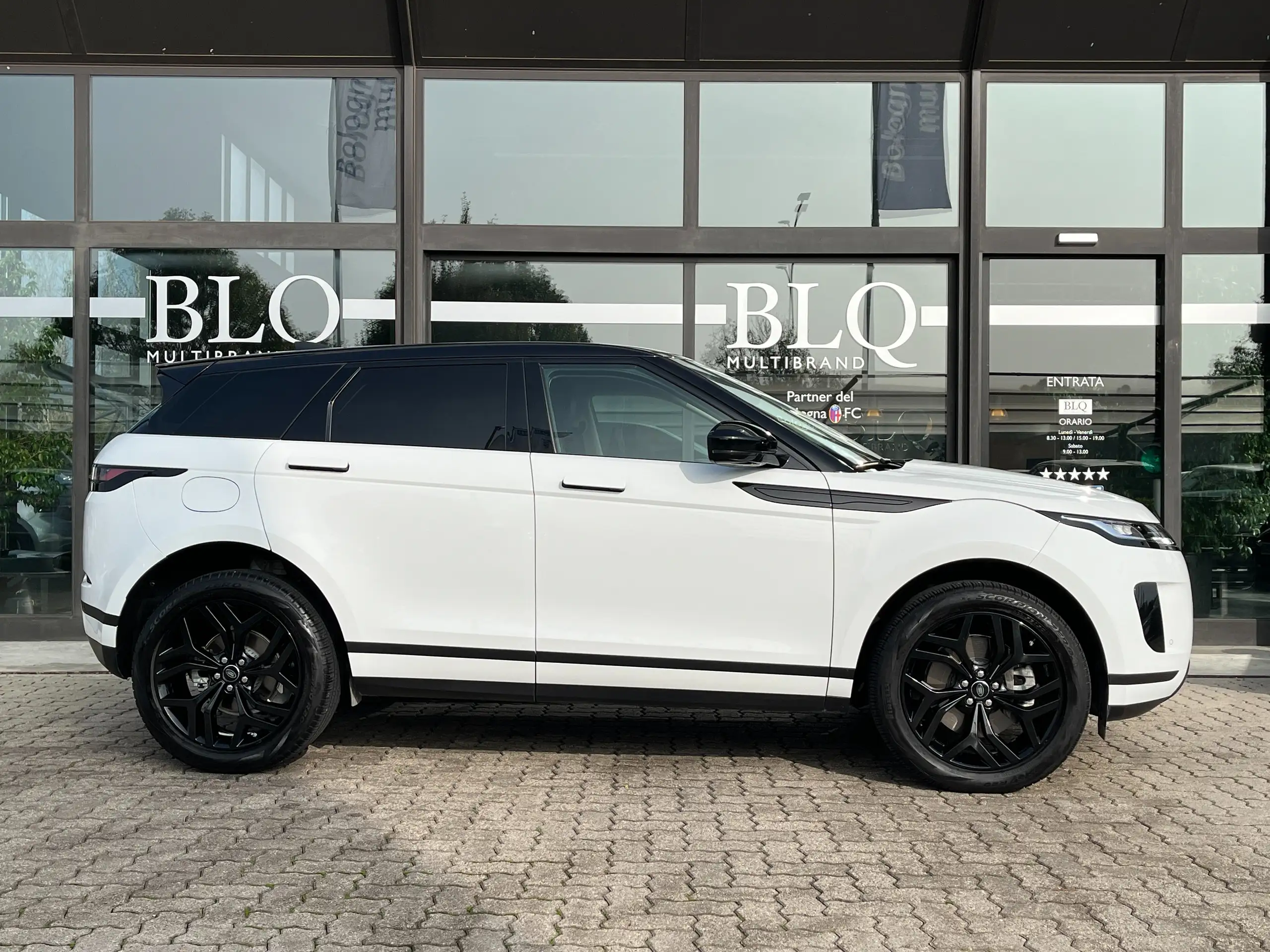 Land Rover - Range Rover Evoque