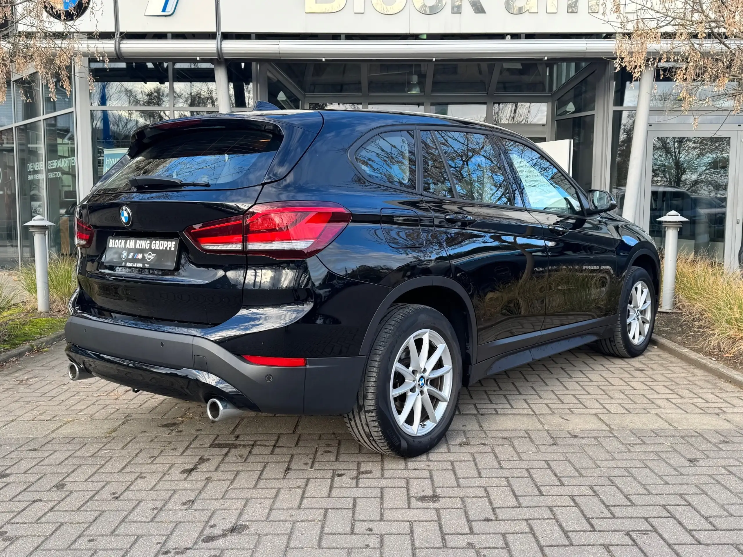 BMW - X1