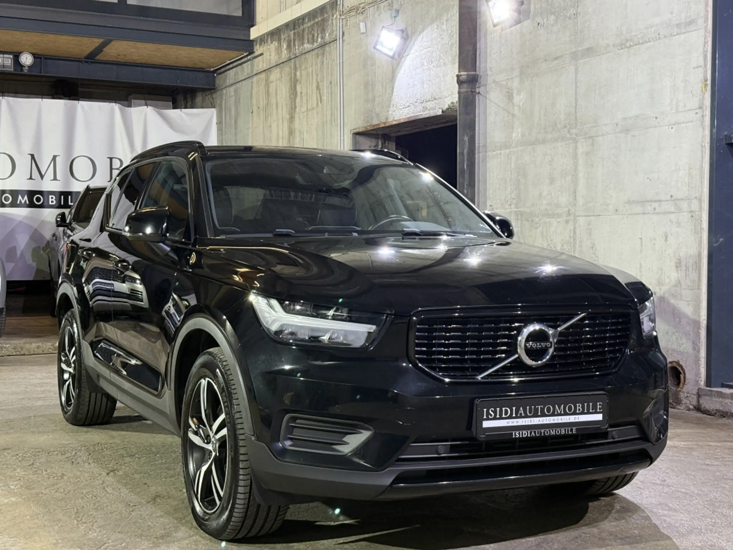 Volvo - XC40