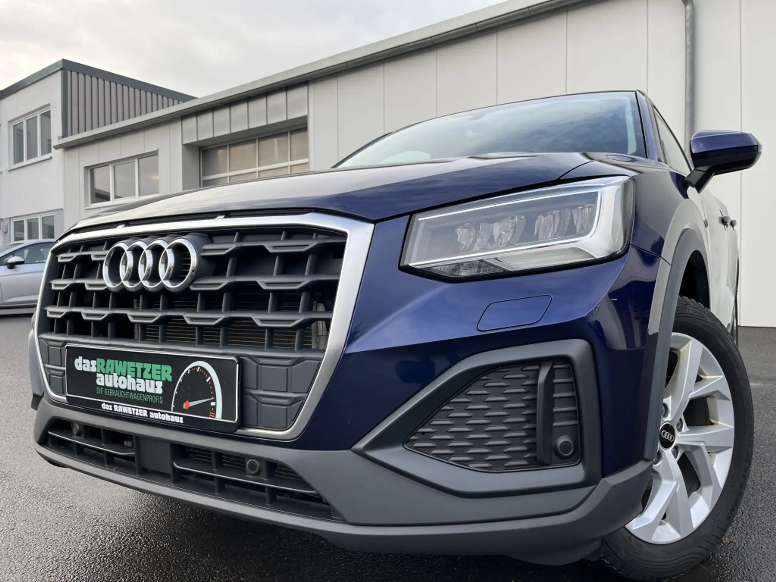 Audi - Q2