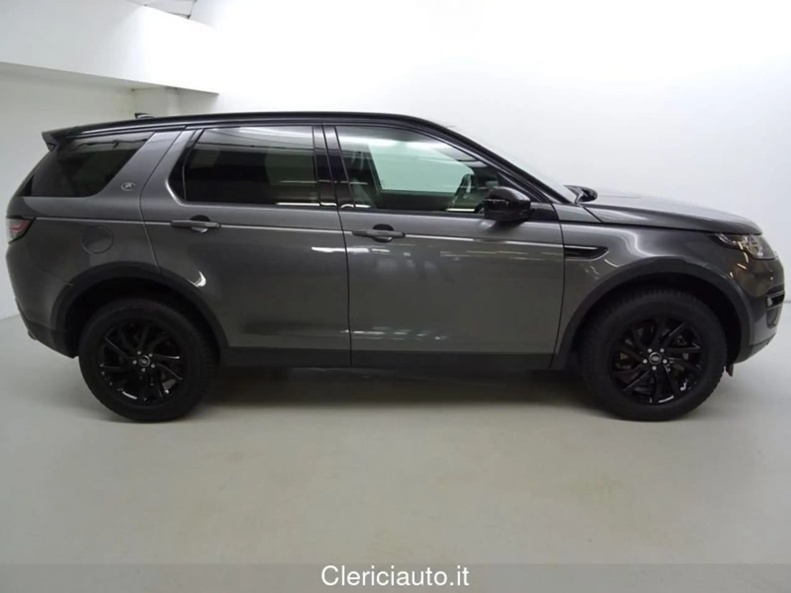 Land Rover - Discovery Sport