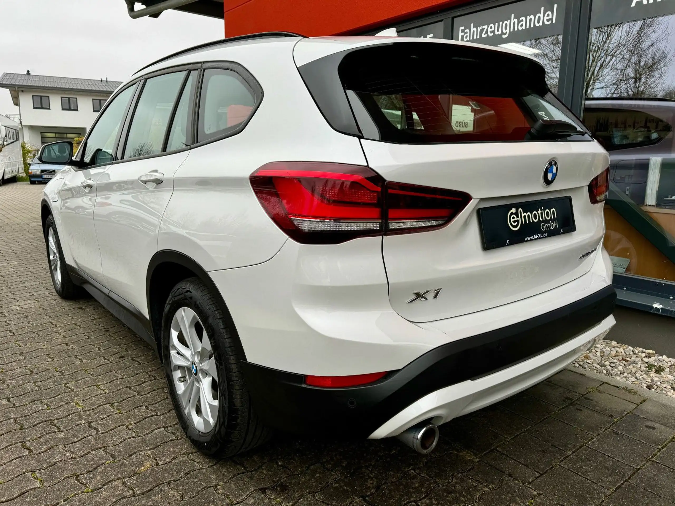 BMW - X1