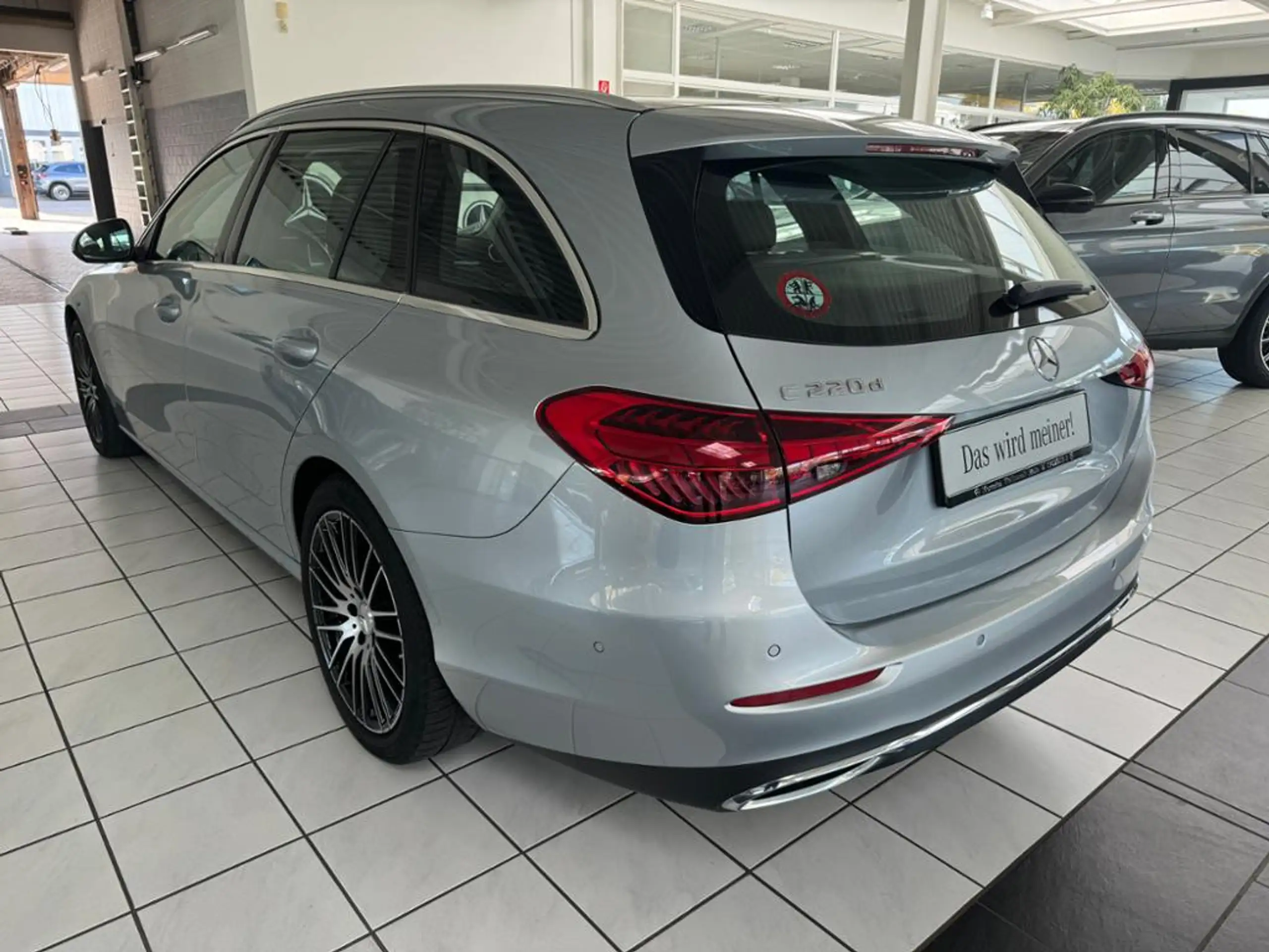 Mercedes-Benz - C 220