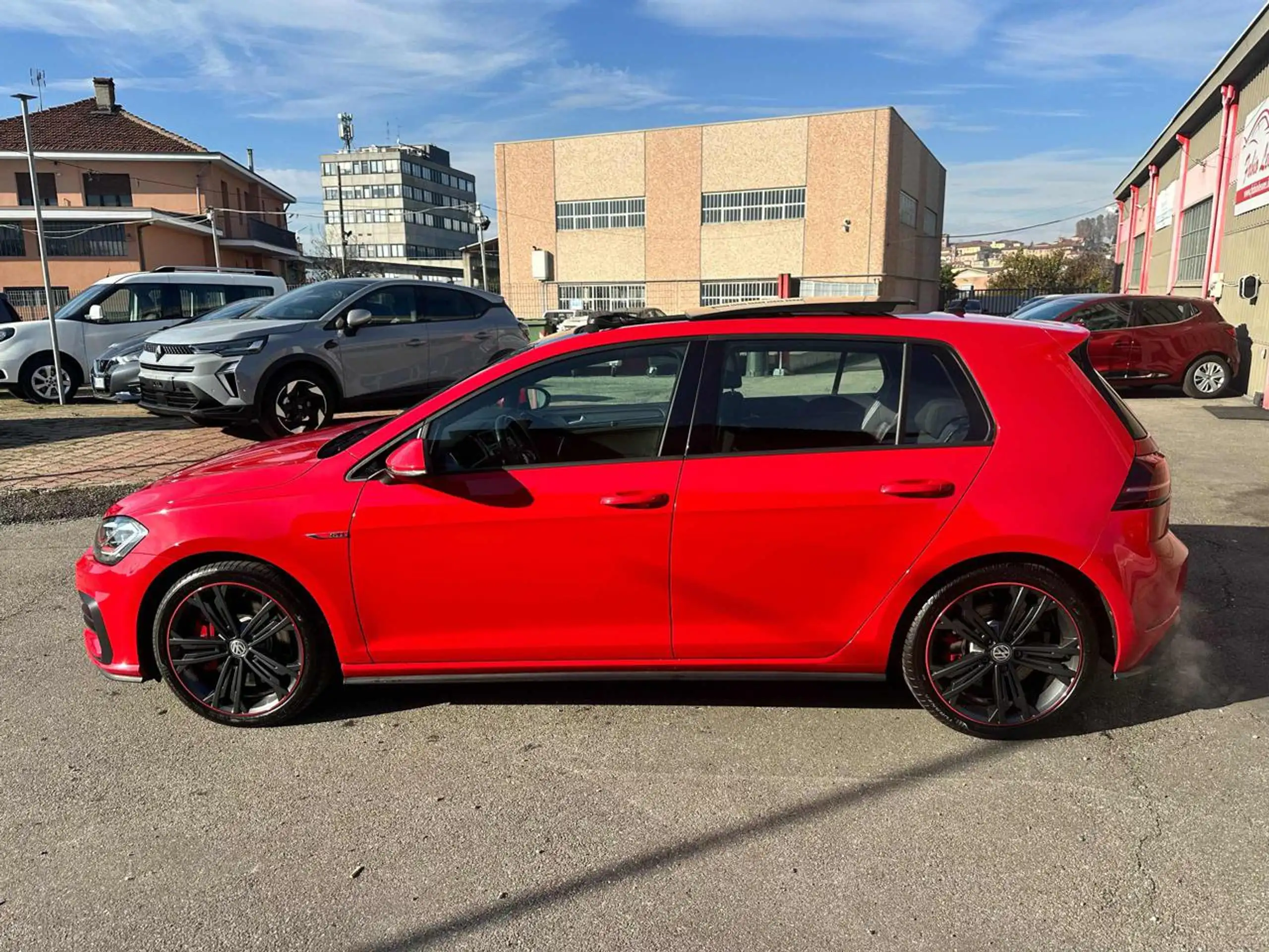 Volkswagen - Golf GTI