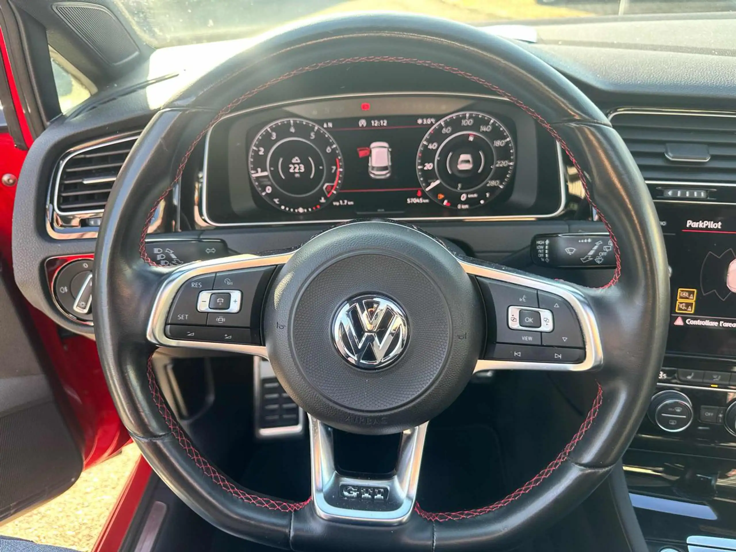 Volkswagen - Golf GTI