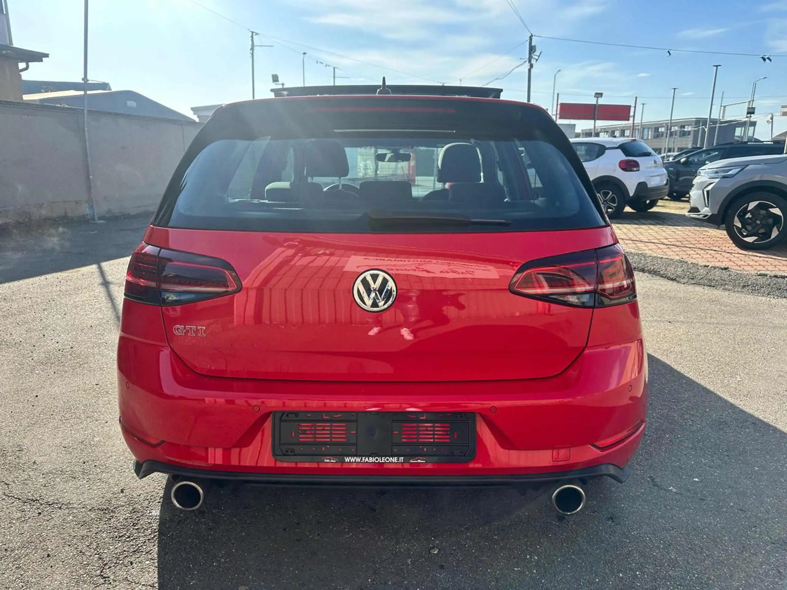 Volkswagen - Golf GTI