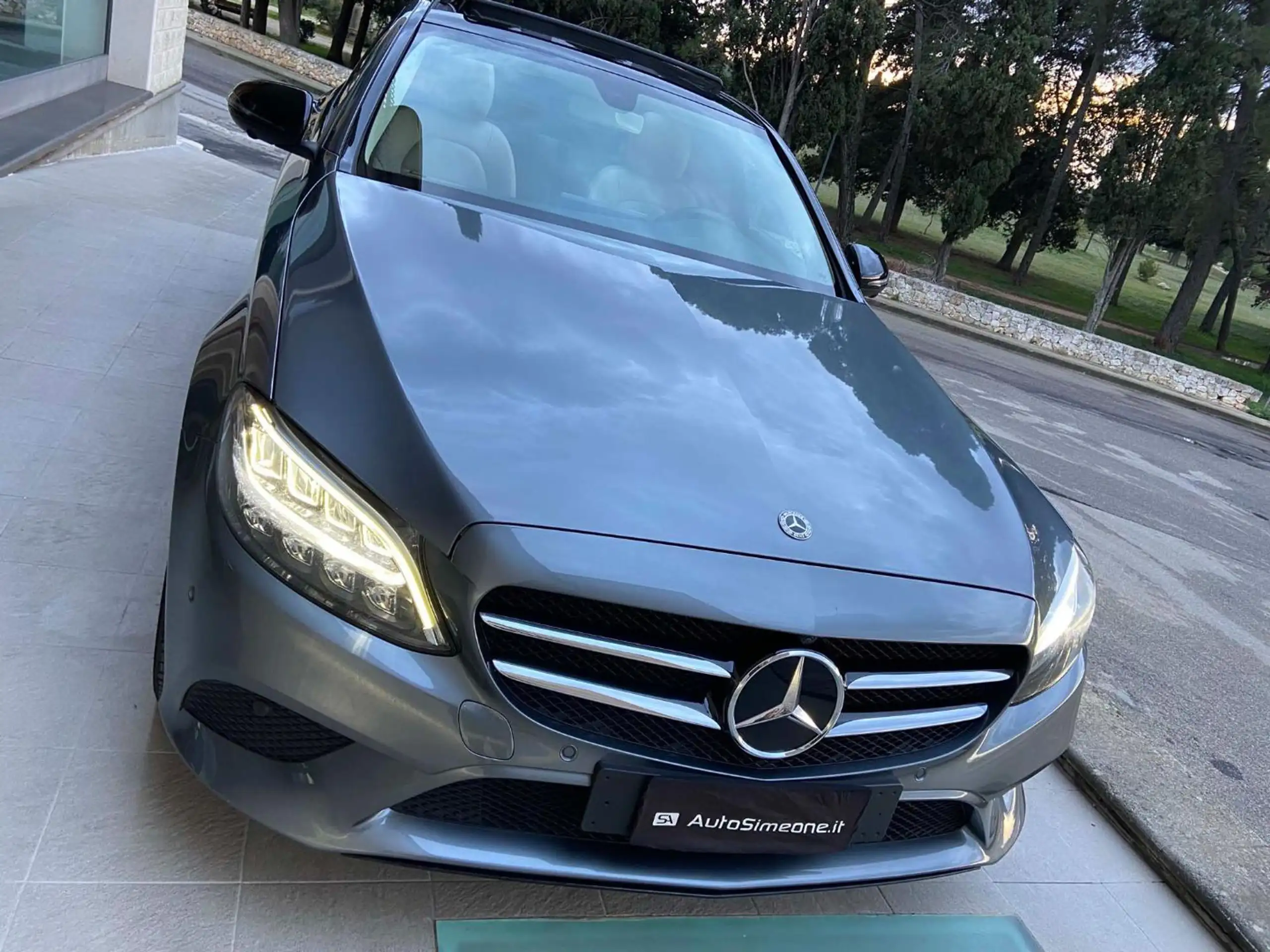 Mercedes-Benz - C 220