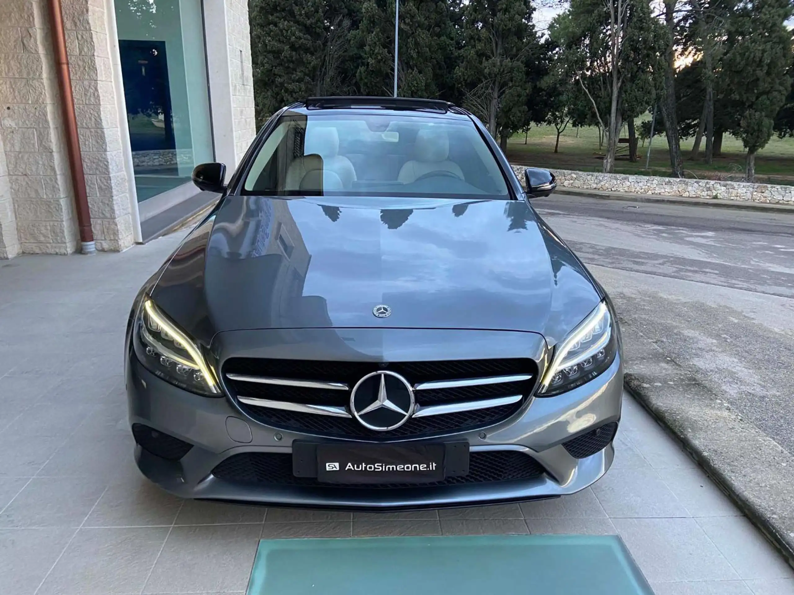 Mercedes-Benz - C 220